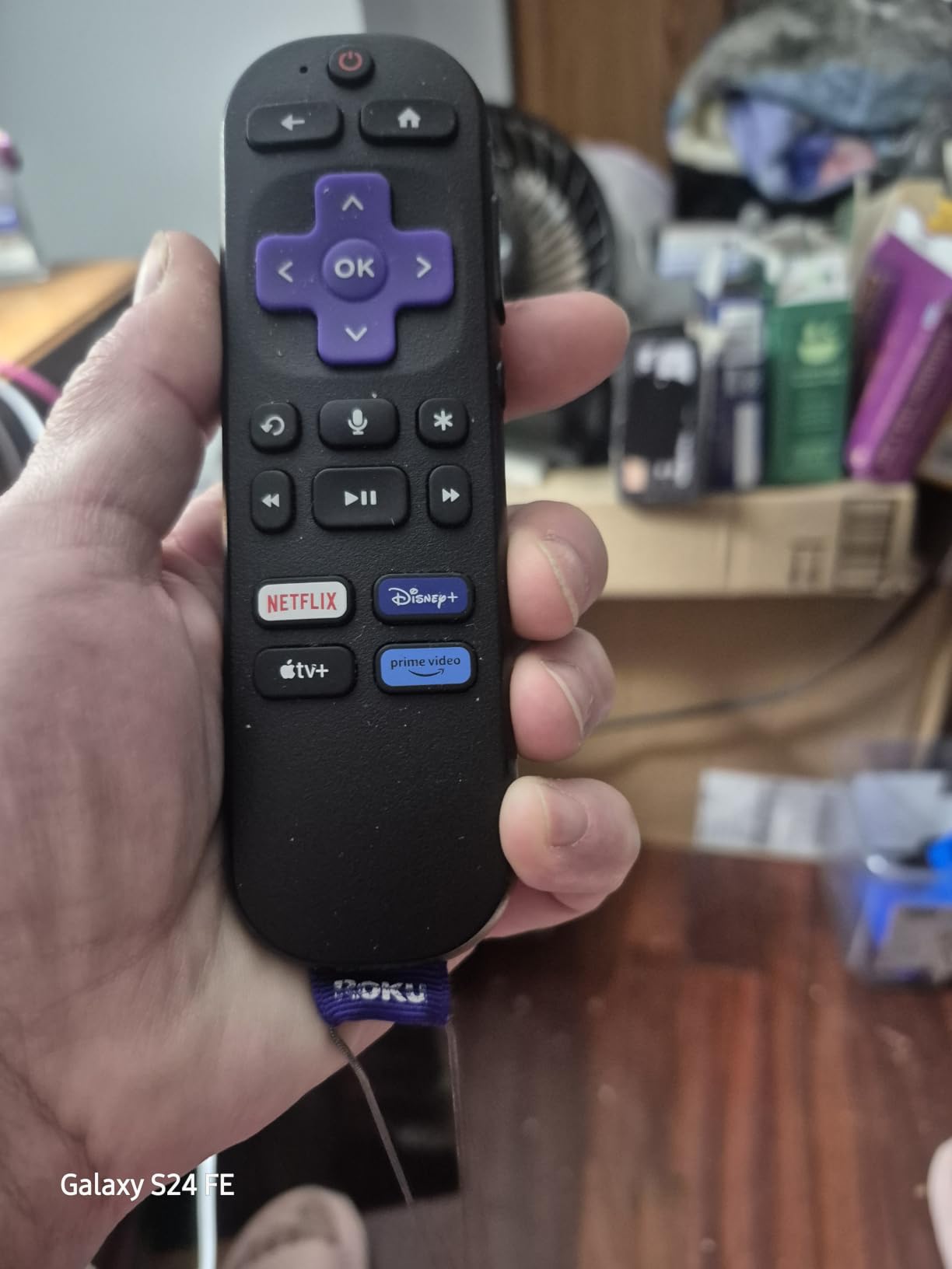 Roku 32-Inch Select Series Smart TV 2026-1080p Full HD TV - RokuTV | Flat Screen LED Television with Voice Remote, Wi-Fi & Bluetooth Headphone Mode - Streaming Live Local News Sports & Movies customer photo 2