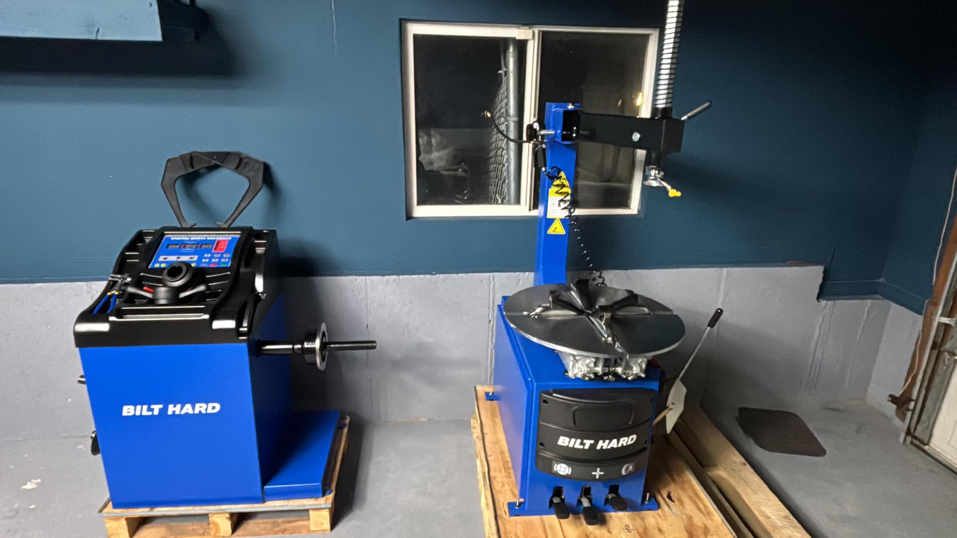 BILT Hard 110V 2.0HP Tire Changer Machine and Wheel Balancer Combo Rim Clamp, Tire Changer with Swing Arm and Tire Balancing Machine for Shop, Garage customer photo 1