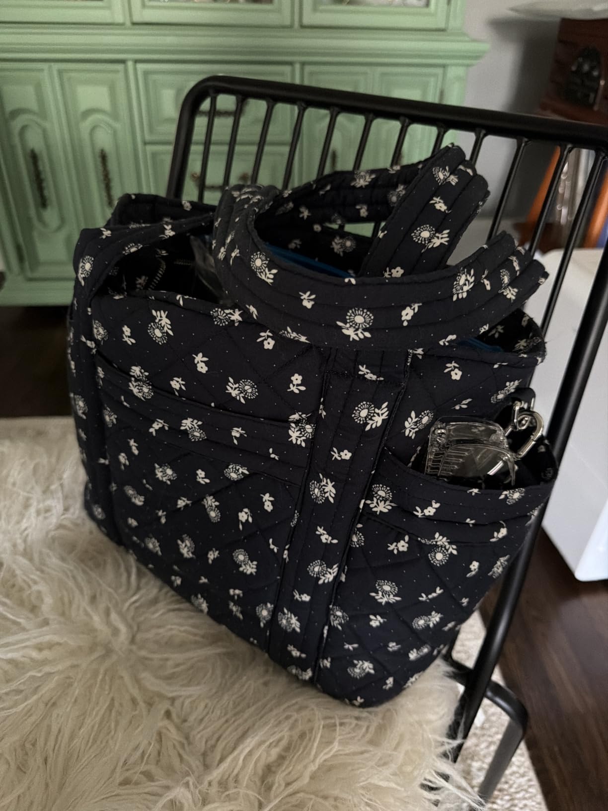 Amazon Essentials Women's Quilted Cotton Tote Handbag customer photo 1
