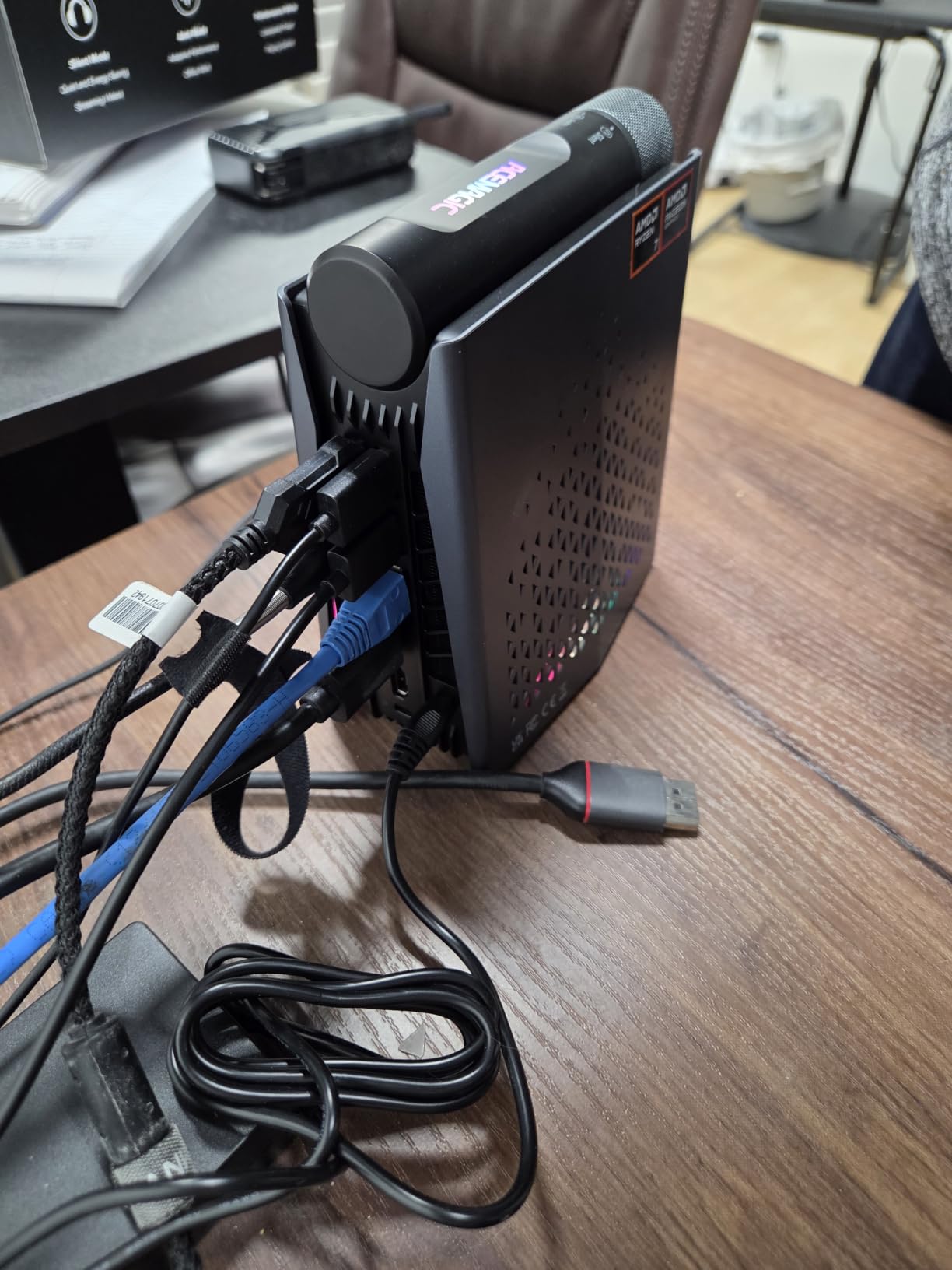 ACEMAGICIAN S3A Mini PC, Ryzen 7 H 255 (Up to 4.9GHz, 8C/16T), Radeon 780M Graphics, 16GB LPDDR5 RAM, 512GB PCIe4.0 SSD, Mini Desktop Computer for Content Creation, Programming, Gaming & Home Office customer photo 1