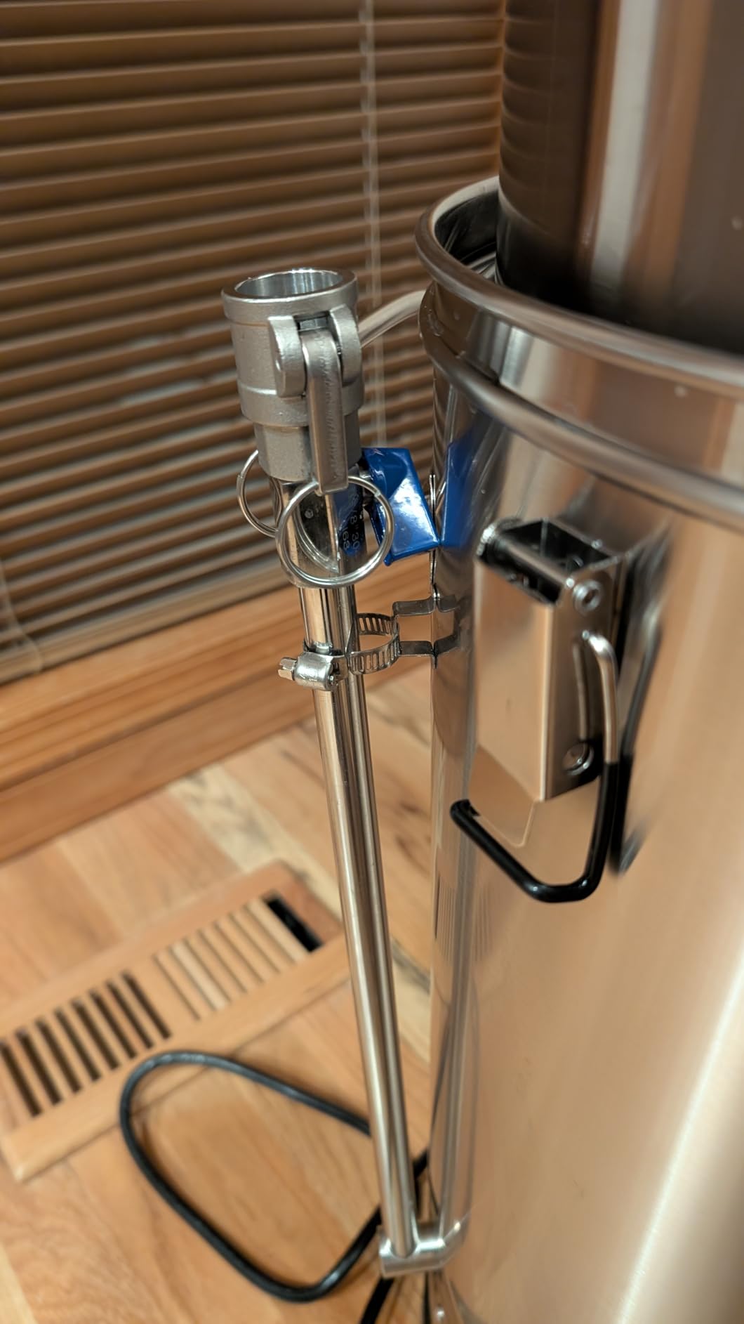 VEVOR Beer Brewing Equipment, 8 Gal/30L 304 Stainless Steel Home Beer Brewer,1500W All-in-One Home Brewing Kit with Tall strainer, Integrated Inner Barrel & Reinforced Handle customer photo 1