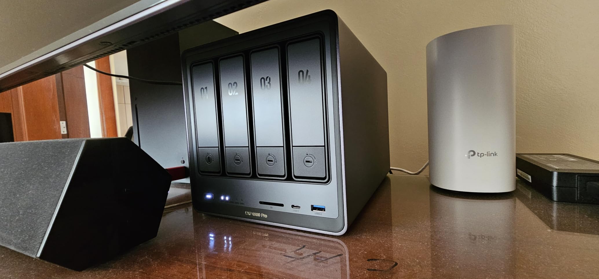 UGREEN NAS DXP4800 Pro 4-Bay for IT Professionals, Developers & Power Users | Small-Team File Server, VMs & Self-Hosted App, i3-1315U, 8GB DDR5, Built-in 128GB SSD, 10GbE+2.5GbE, 2x M.2 NVMe Slots, Diskless customer photo 2