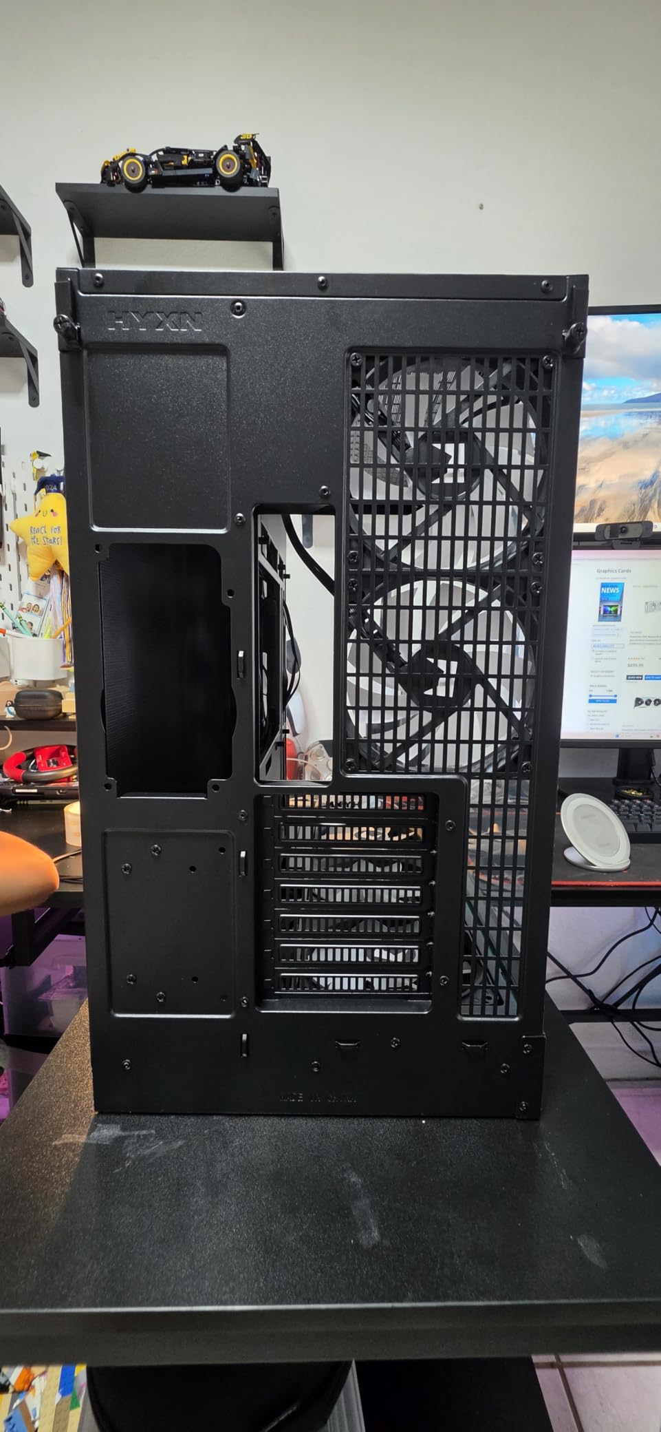 H2 (2026) HYXN ATX PC Case, Pre-installed 8 PWM ARGB Fans (6X140mm,2X120mm), Large Dual-Chamber ATX Mid-Tower Airflow Computer Case, Gaming PC Case, 420mm Radiator Support, Type-C 3.2 (Black RGB) customer photo 1