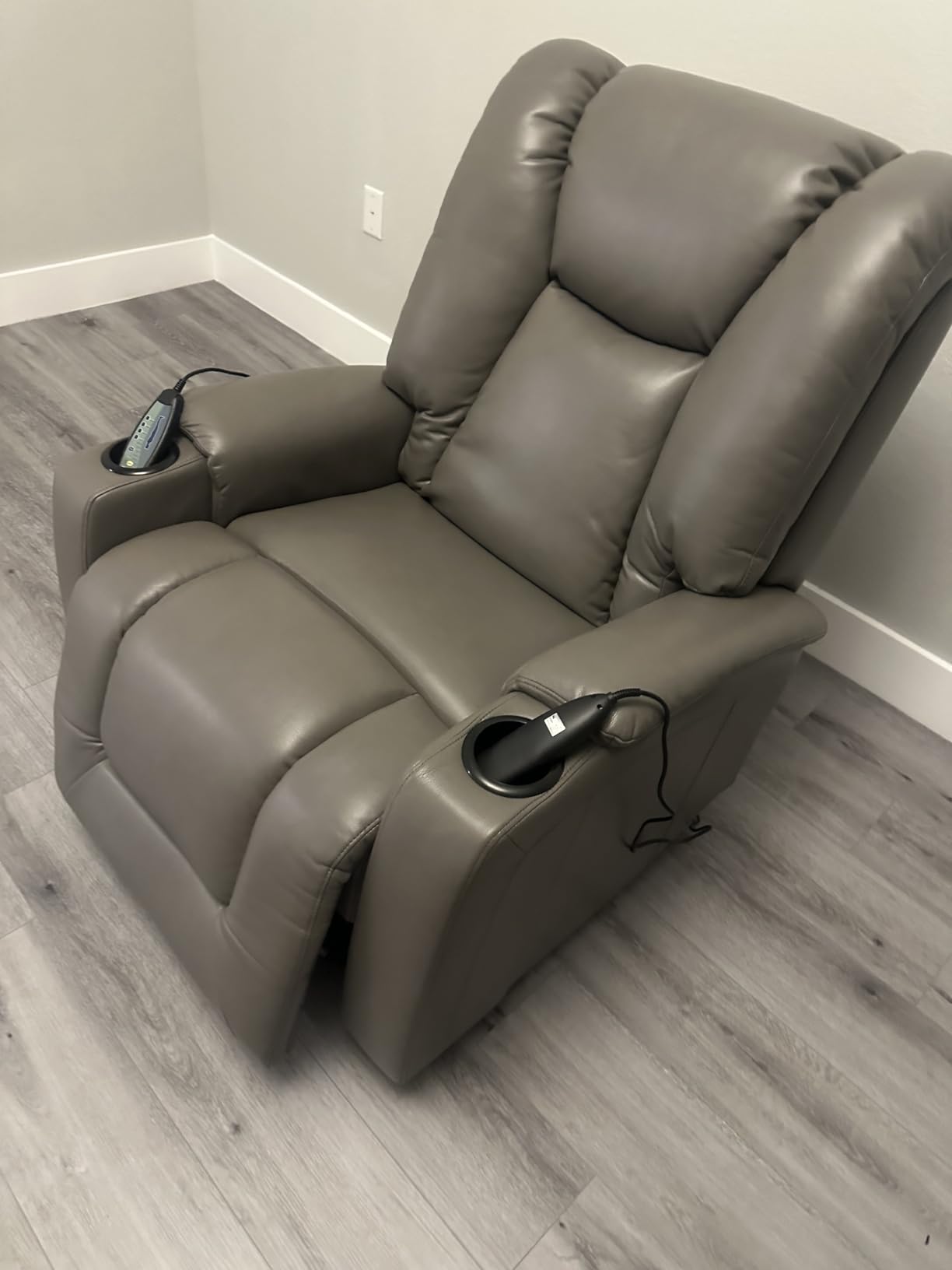 Power Lift Recliner Electric Chair for Elderly with USB Charge Port, Black | Fits 5'2-5'9 Heights, PU Leather Recliner with Massage & Heat, 160 degree Adjustable Recline, Stand Assist, Remote, Cup Holders customer photo 1