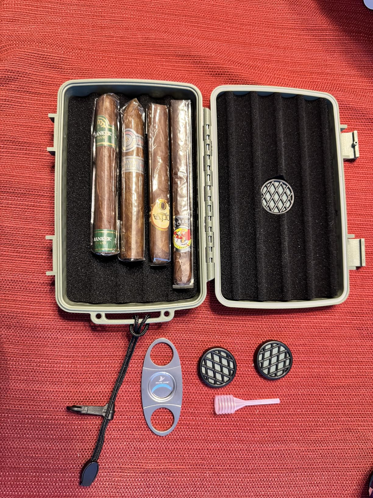 Arctic Loon Travel Cigar Humidor for 5 Cigars, Fits up to 60 Ring Gauge, Airtight Waterproof Crushproof Hard Case with Replaceable Humidifier, 2 Refills & Stainless Steel Cutter, CORE-5 customer photo 1