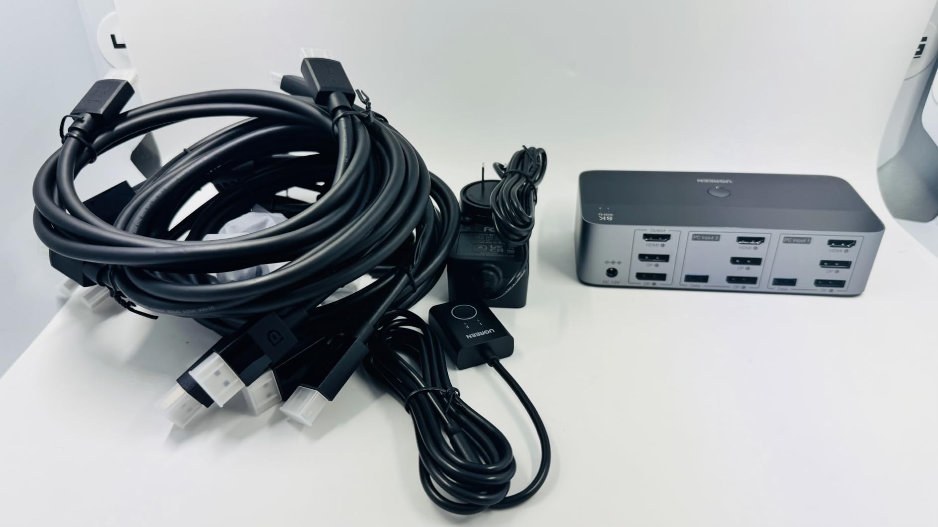 UGREEN 8K@60Hz HDMI Displayport KVM Switch 3 Monitors 2 Computers, Aluminum | 4K@240Hz, with 4 USB 3.0 Ports, for 2 Computers Share Triple Monitors, with 4 DP+2 HDMI+2 USB Cables/Power Adapter/Controller customer photo 2