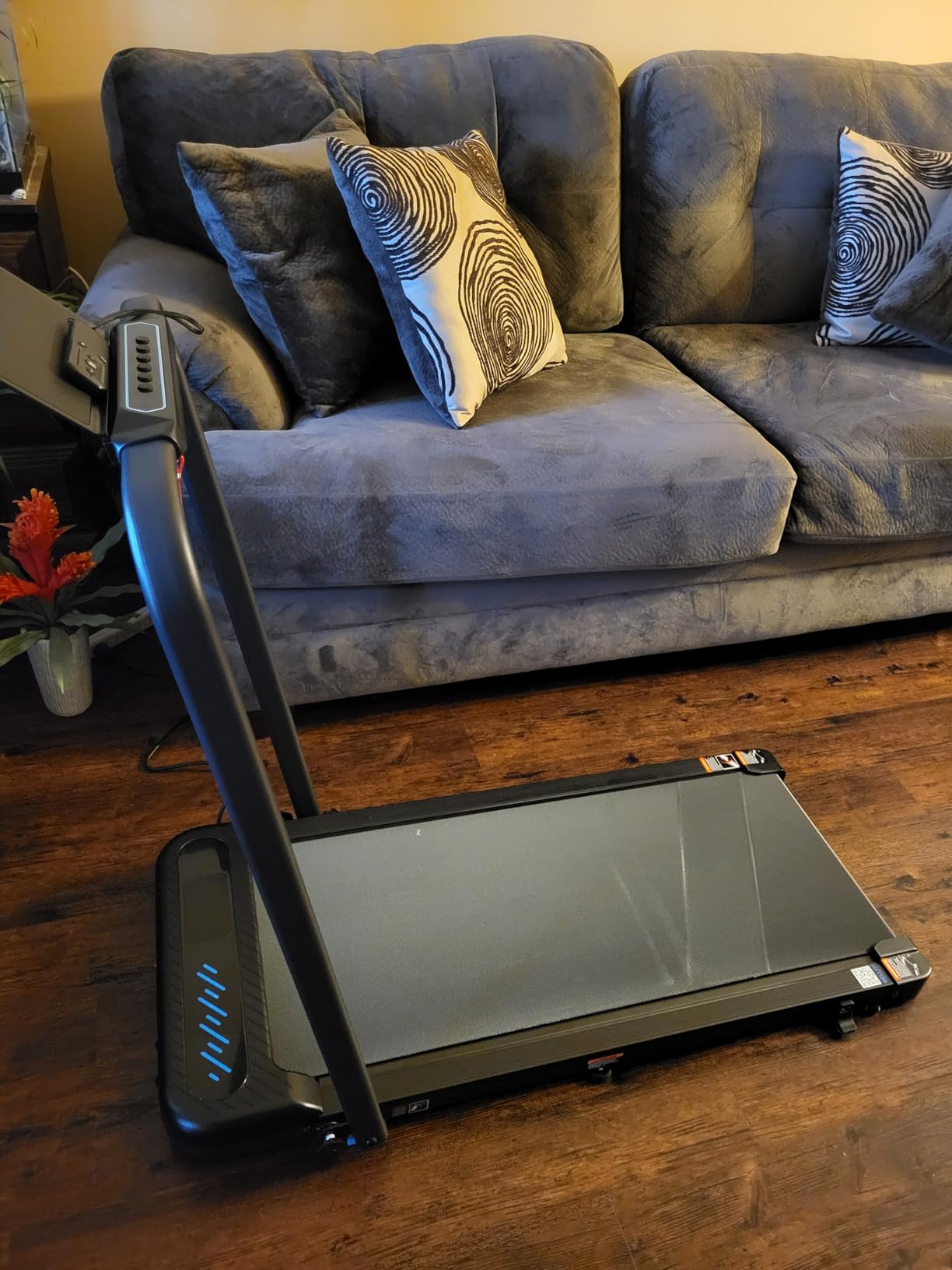 WELLFIT Folding Treadmill for Home, Walking Pad with Incline and Handle Bar | 350+lbs Capacity, Under Desk Treadmill for Home Small Office, Low Noise Treadmills with Smart Voice Control for Jogging Running customer photo 1