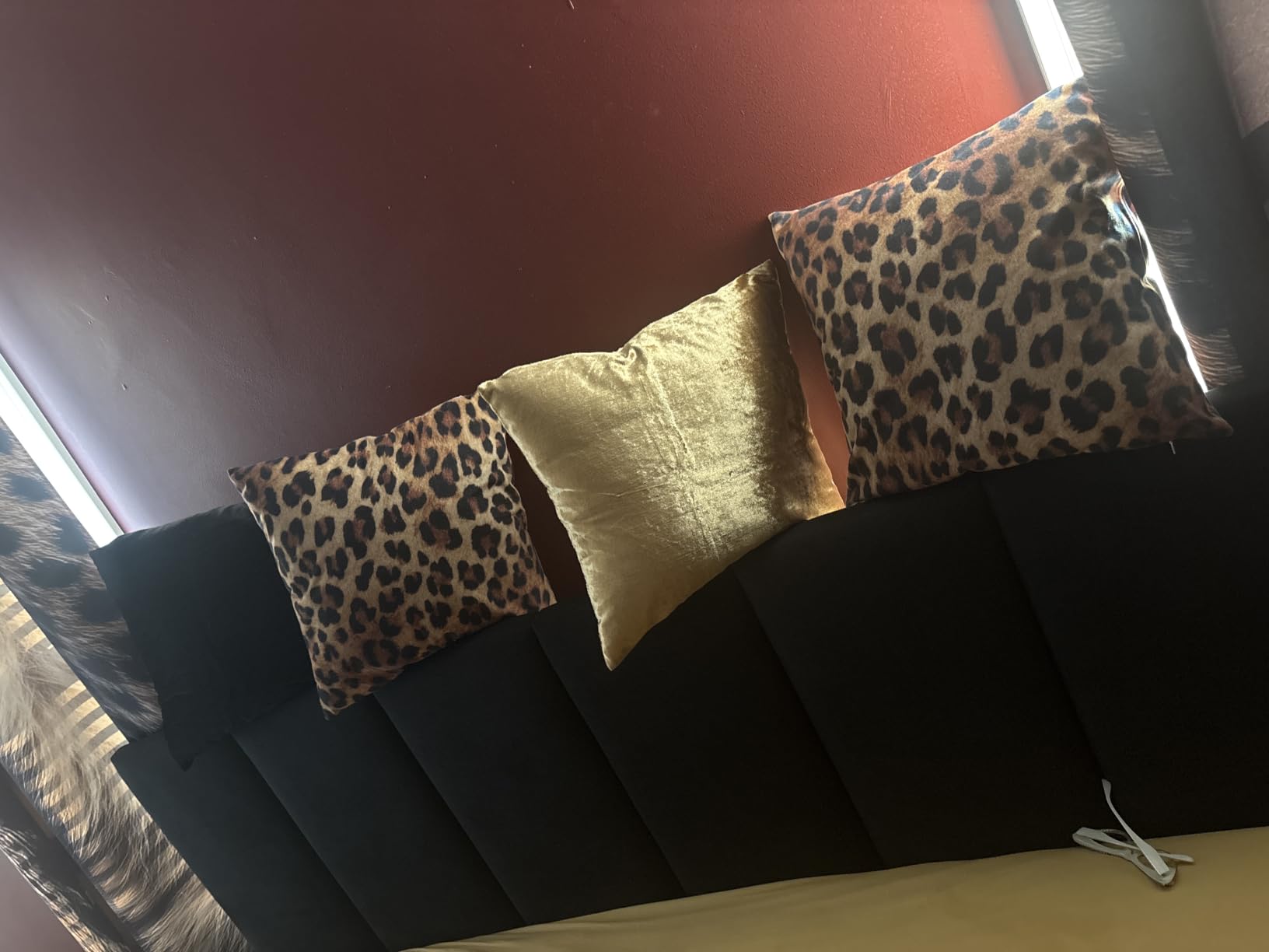 GIGIZAZA Pack of 4 Decorative Velvet Pillow Covers 18x18 Burgundy Gold | Throw Pillows for Couch Sofa, 280gsm Soft Textured Fabric, Modern Accent Pillowcases, Luxury Living Room Cushion Covers customer photo 2