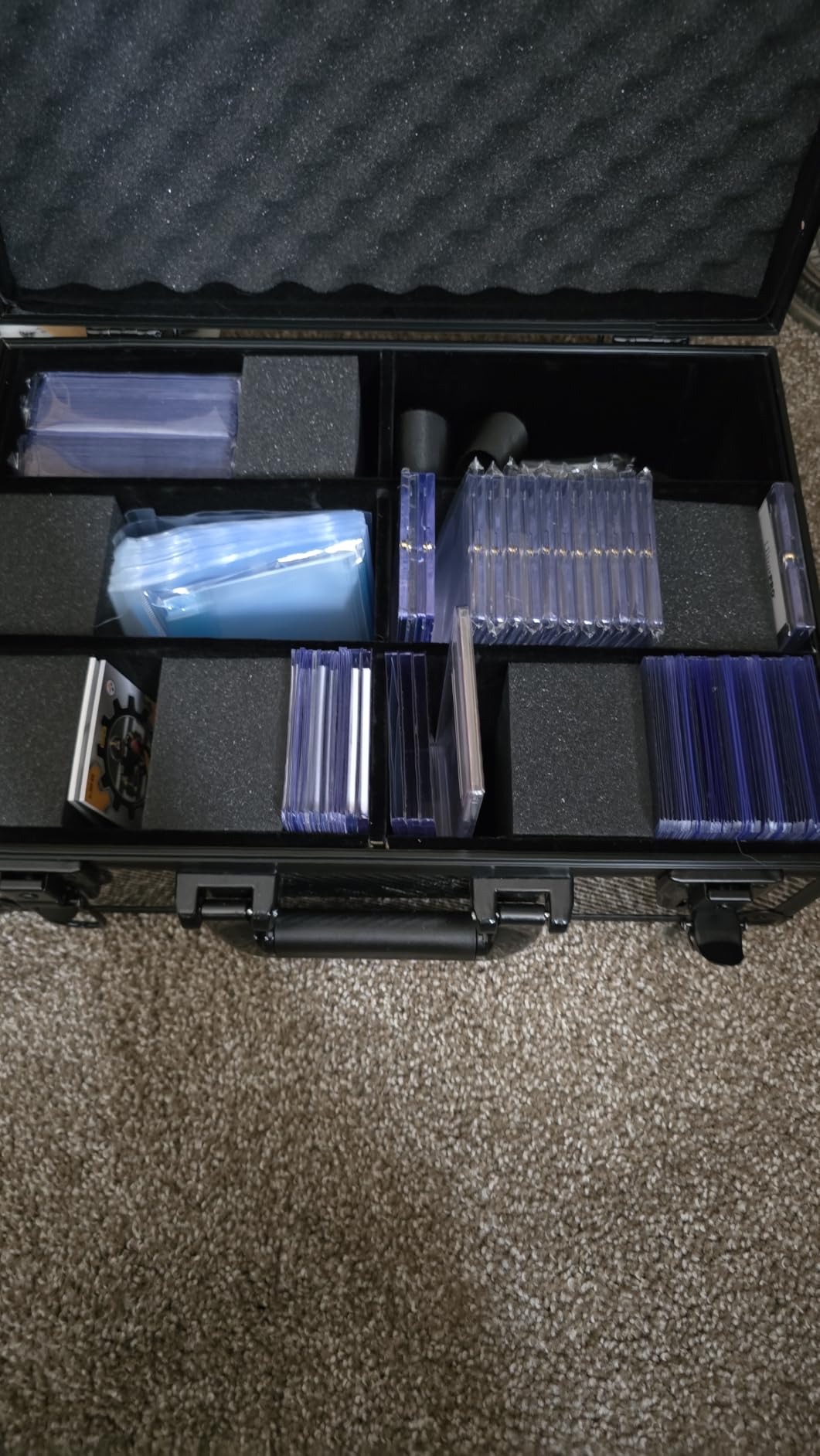 Toploader Storage Box for 3x4 35pt Rigid Cards, Top Loader Cards - Holds 600+ Top Loaders - Aluminum Alloy Trading Card Case, Sports Card Storage Box with Lock (Large Black) customer photo 1