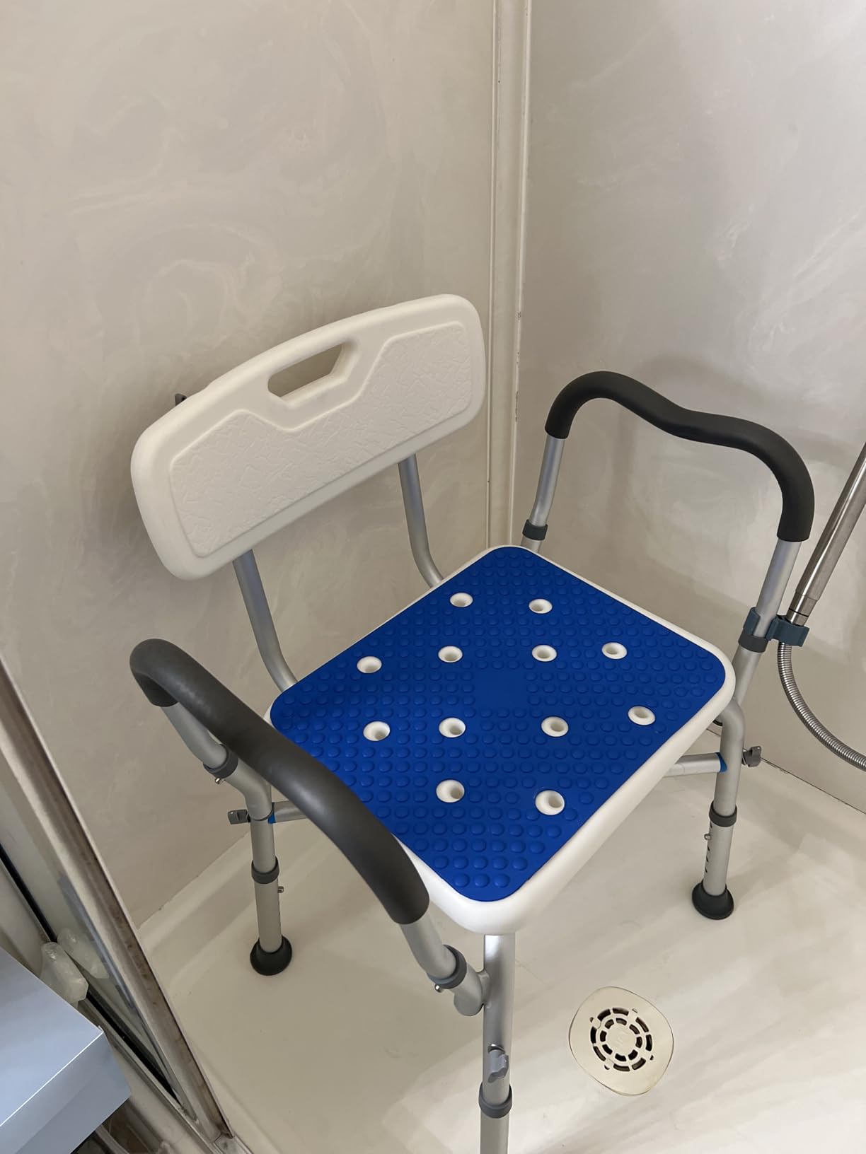 KingPavonini 360° Swivel Shower Chair for Inside Shower, 550 LB Heavy Duty | Stable Flat Tube Frame, Shower Chair for Elderly and Disabled, 360° Swivel with 90° Lock, M-Shaped Anti-Slip Seat, Tool-Free customer photo 2