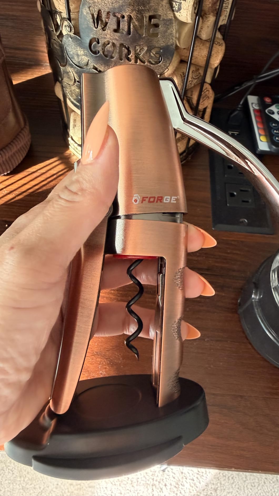 Forge Quality Compact Vertical Lever Corkscrew Wine Opener with Foil Cutter. 3 Seconds to Open a Bottle of Wine. Black. customer photo 2