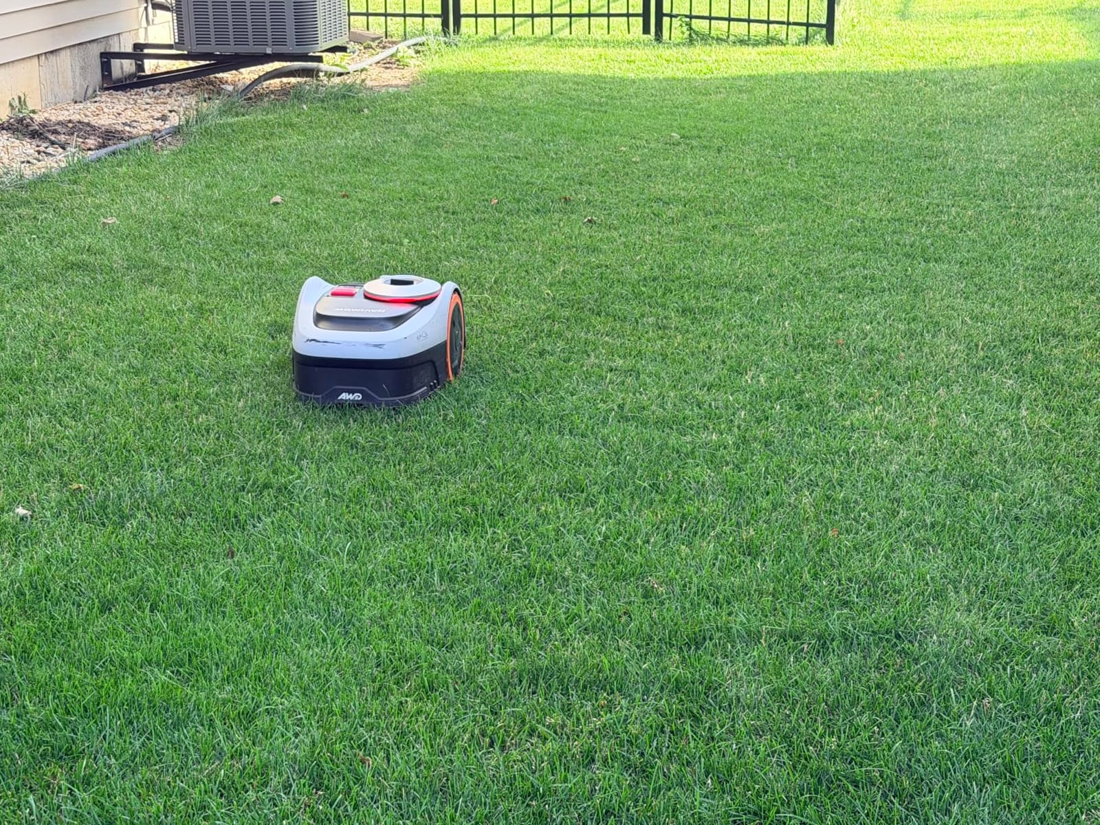 Segway Navimow i206 AWD Robot Lawn Mower, New i105N, 0.15 Acre, 45% Slopes | Perimeter Wire-Free Setup, NRTK-Vision Auto Mapping, Zero-Turn Steering, 2-3.6-Inch Cutting Height, 20-Zone App Control customer photo 1
