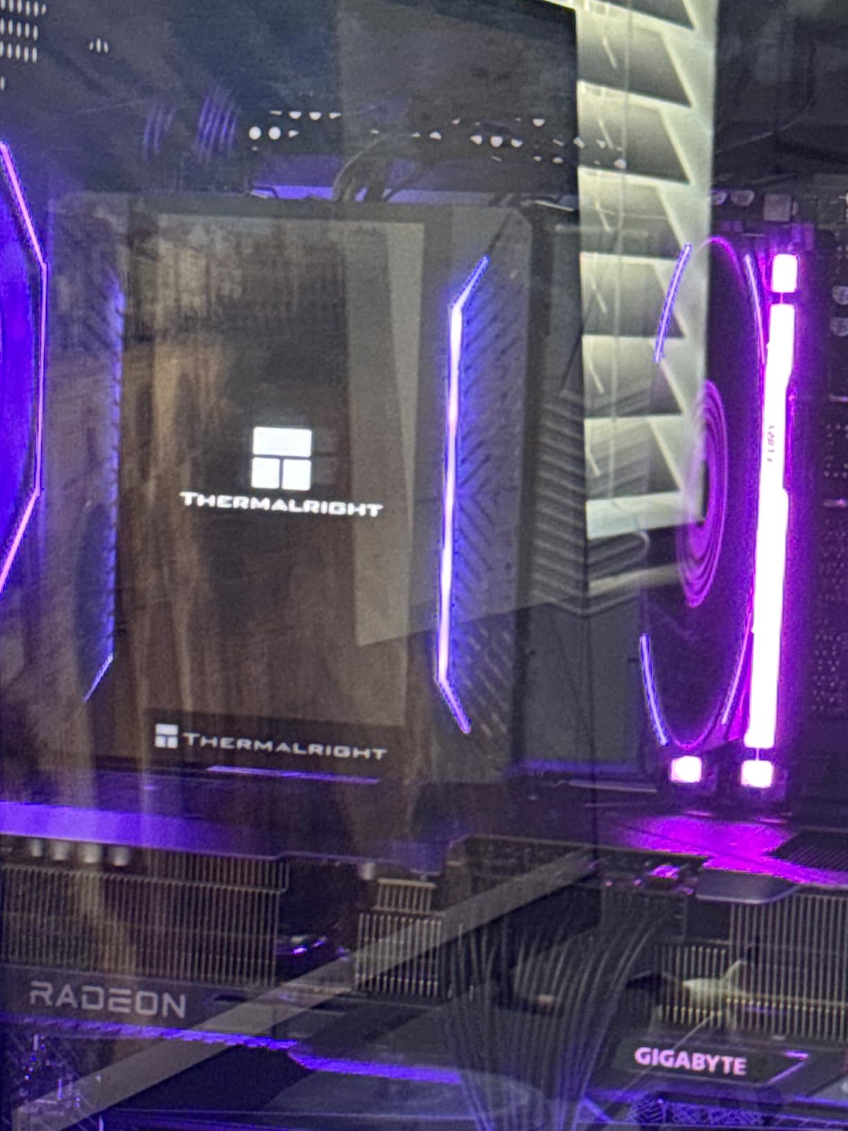 Thermalright Peerless Assassin 120 Vision MAX ARGB Black CPU Air Cooler, Twin Tower Radiator 2150RPM,480x854 Resolving Power IPS Screen with 5'', Computer Cooler for Intel LGA1851/1700/115x, AM4/AM5 customer photo 1
