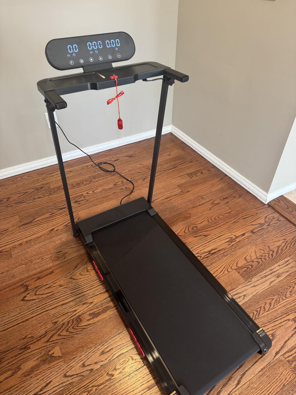 Portable Walking Pad Treadmill for Home, Treadmills with Handles, 3.0HP Compact Walking Pad Treadmill with Handle Bar, 0.6-7.6MPH Mini Walking Treadmill for Home Small, 350LB Capacity customer photo 1