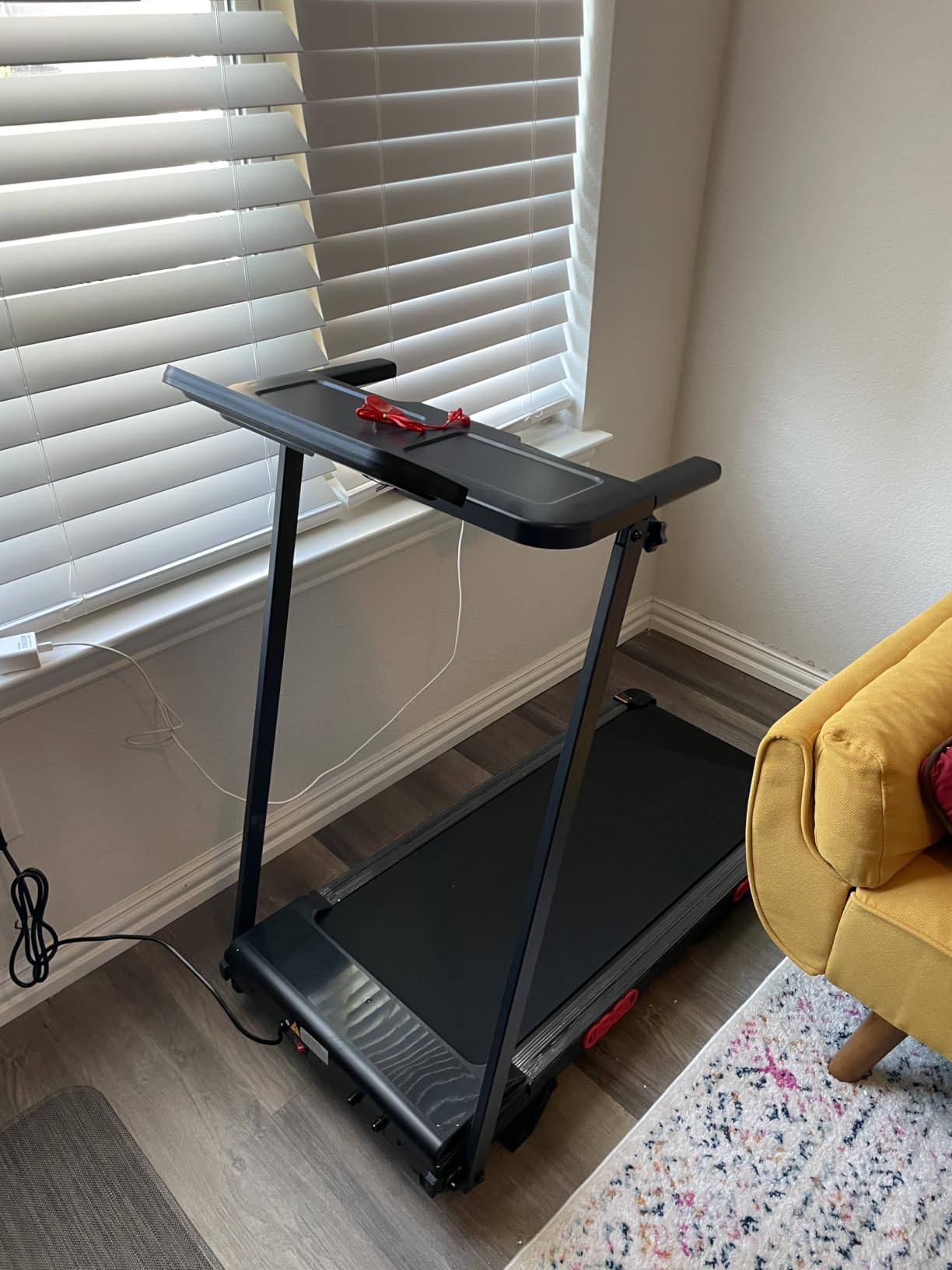Portable Walking Pad Treadmill for Home, Treadmills with Handles, 3.0HP Compact Walking Pad Treadmill with Handle Bar, 0.6-7.6MPH Mini Walking Treadmill for Home Small, 350LB Capacity customer photo 2