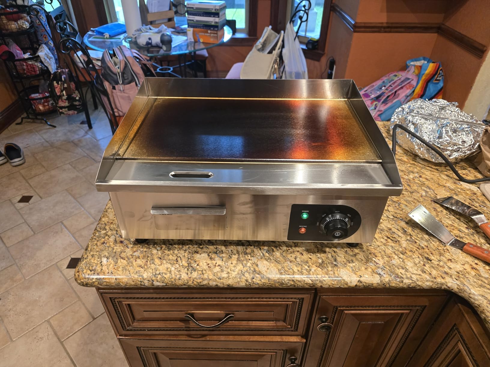 VEVOR Commercial Electric Griddle, 17.72 x 11.81 inch, 1750W, 122-570°F Adjustable Temp Control, Stainless Steel Countertop Flat Top Grill with 2 Spatulas, 2 Brushes, and 4 Foot Pads, for Steak customer photo 1