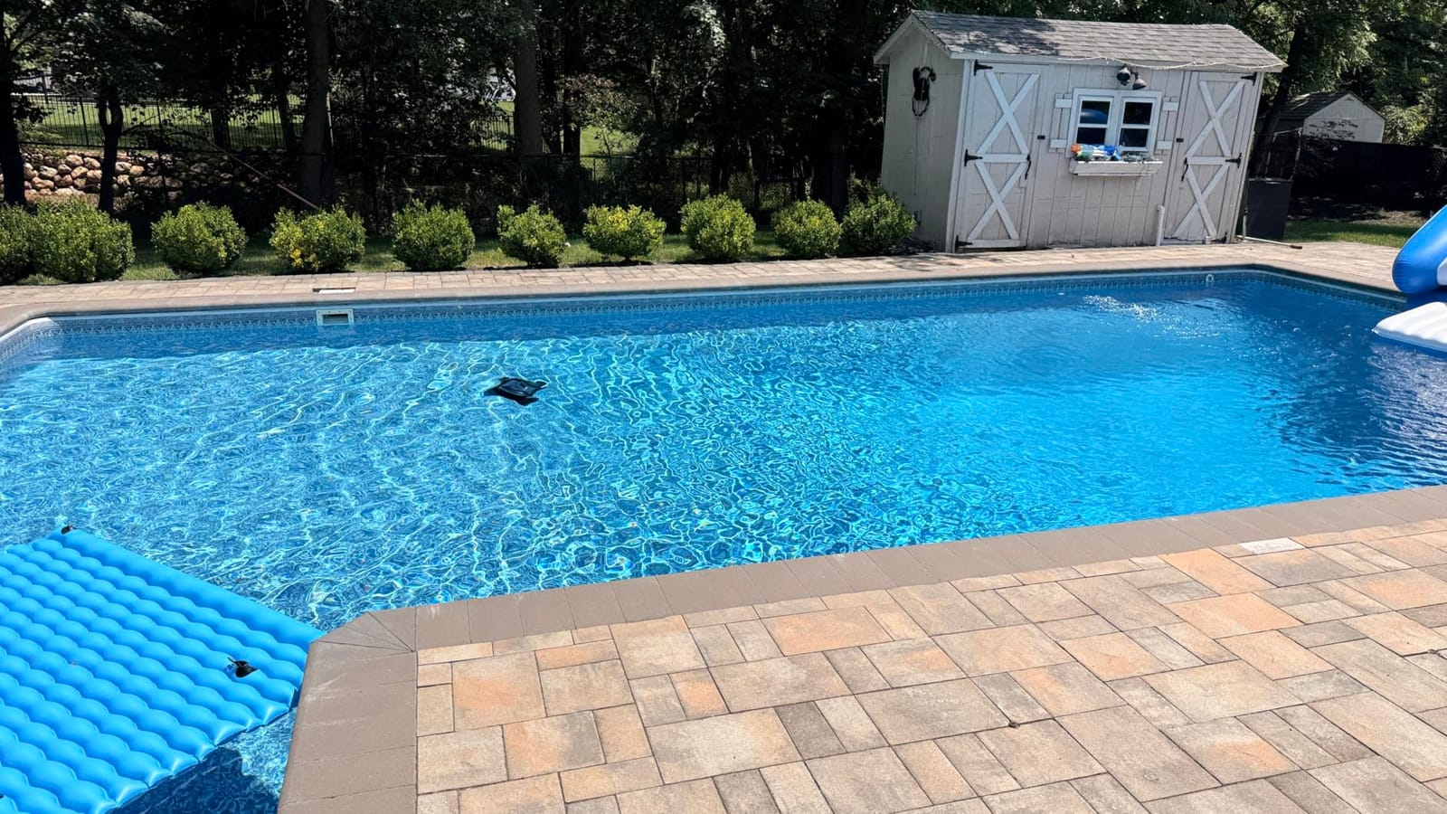 [2026 Release] Automatic Robotic Pool Vacuum for Inground & Above Ground Pools, Wall Climbing Pool Vacuum Cleaner, Cleans Floor, Walls, Waterline, Drain & Skimmer up to 2150 Sq. Ft., 190 Min customer photo 2