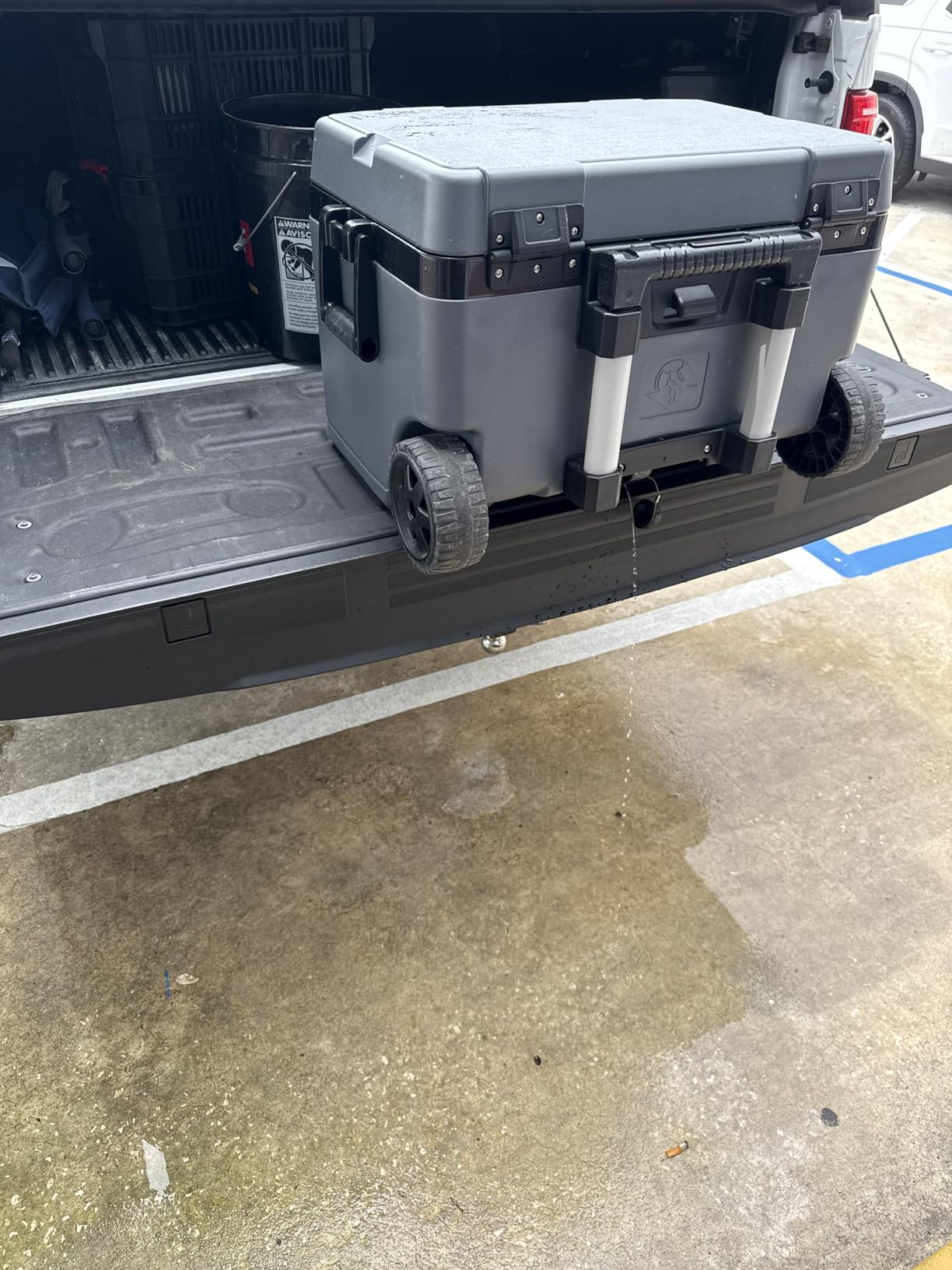 Igloo Trailmate 52Qt Wheeled Cooler, Insulated Hard Shell Ice Chest, Sportsman customer photo 2