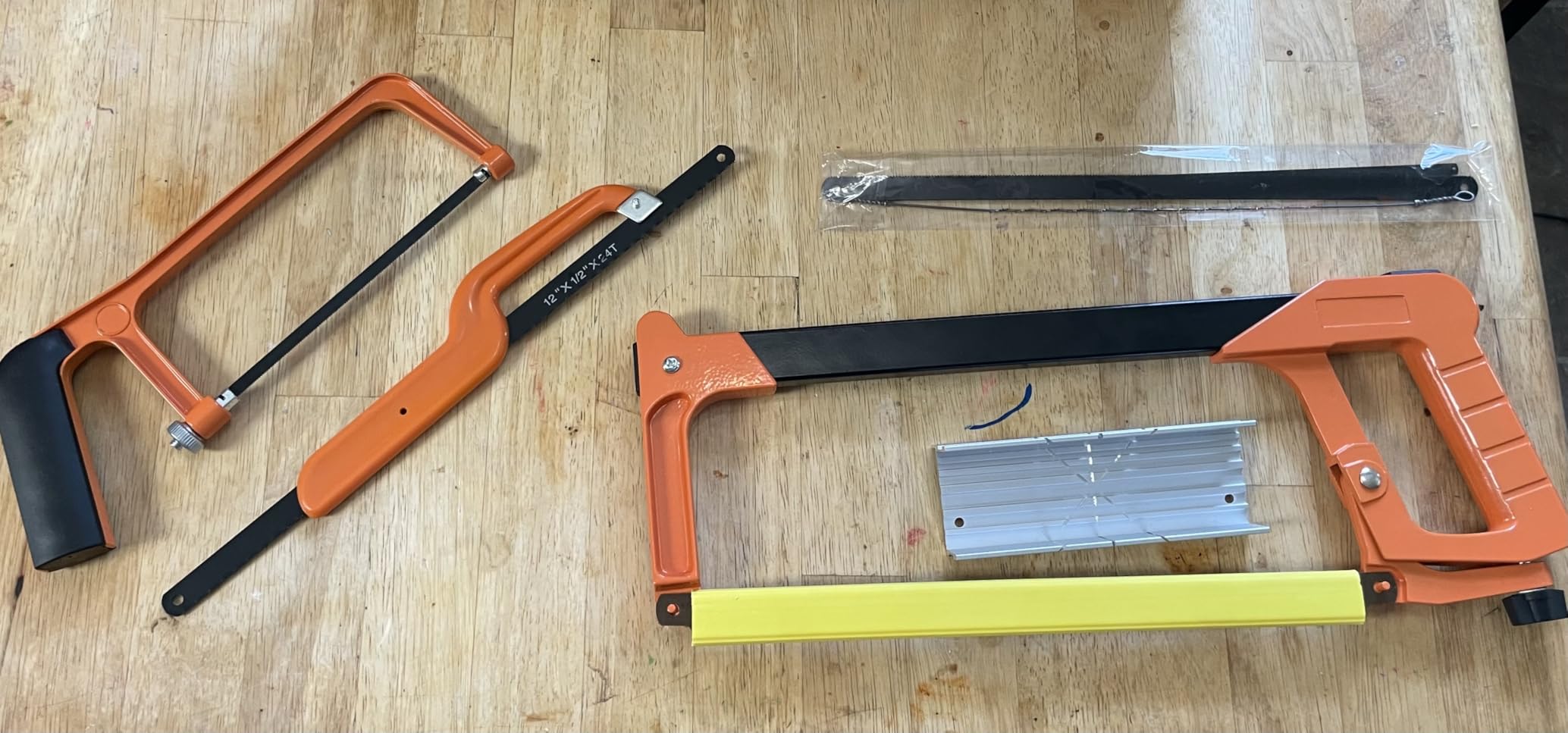 Hand Saw Set with 12 Inch Hacksaw Frame, 6 Inch Mini Hacksaw, Metal Miter Box & Extra Hacksaw Blades, Multifunctional Handsaw Kit for Woodworking, PVC, Metal, Plastic, DIY Home Improvement customer photo 2