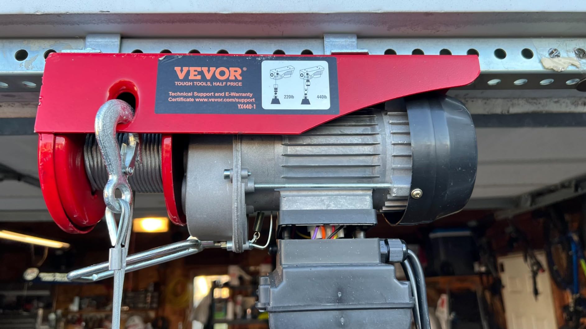 VEVOR 2-Speed Electric Chain Hoist 2200 lbs, 20ft Lifting Height, 120V 60Hz Single Phase Overhead Crane with 15 ft Wired Remote Control, G100 Chain Electric Lift Hoist for Factory, Warehouse, Garage customer photo 1