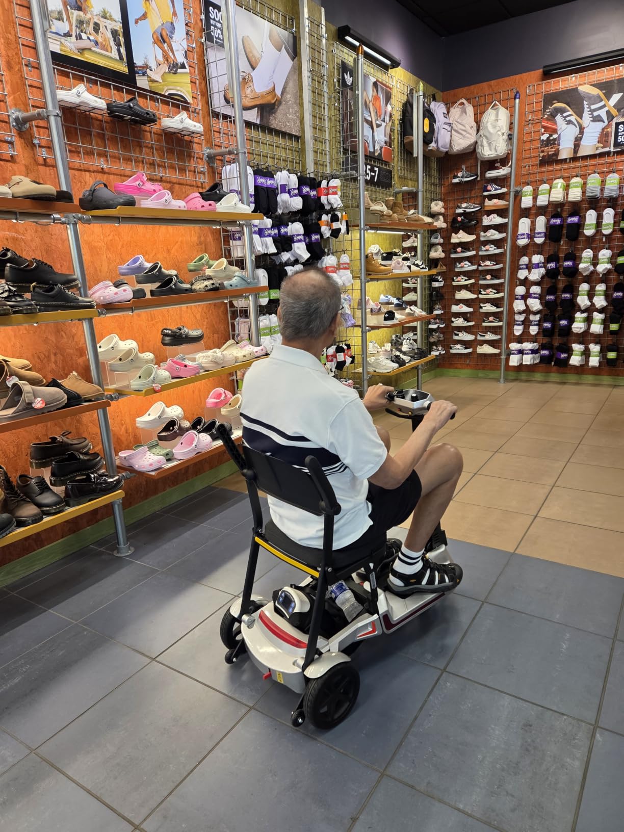 Lightweight Mobility Scooters for Seniors&Adults, Foldable 3 Wheel Scooter | Airline-friendly dual 8Ah batteries, up to 20 miles, 30 lb frame, 33 in turning radius, folds for tight halls, stores, cars customer photo 1