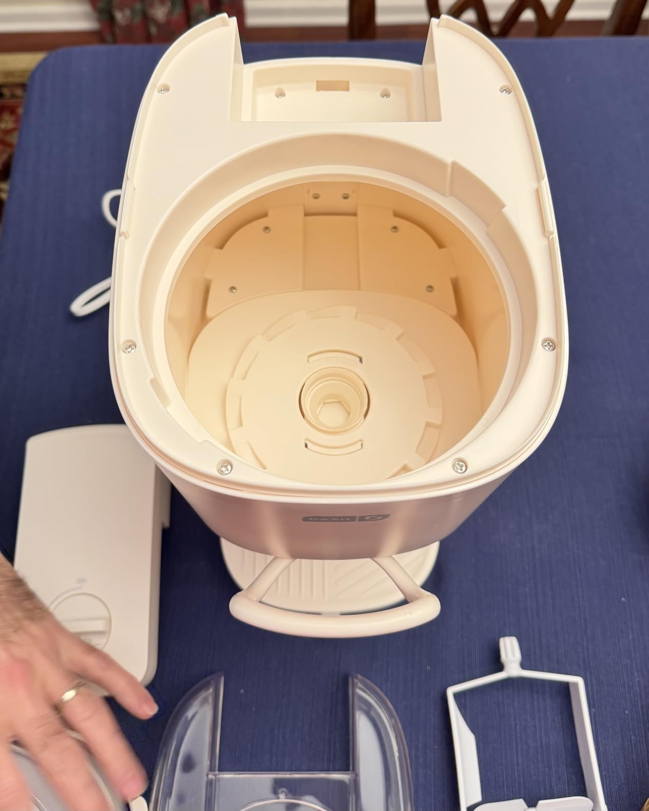 Dash Soft Serve Ice Cream Maker, 1-Pint Freezer Bowl, Cream customer photo 2