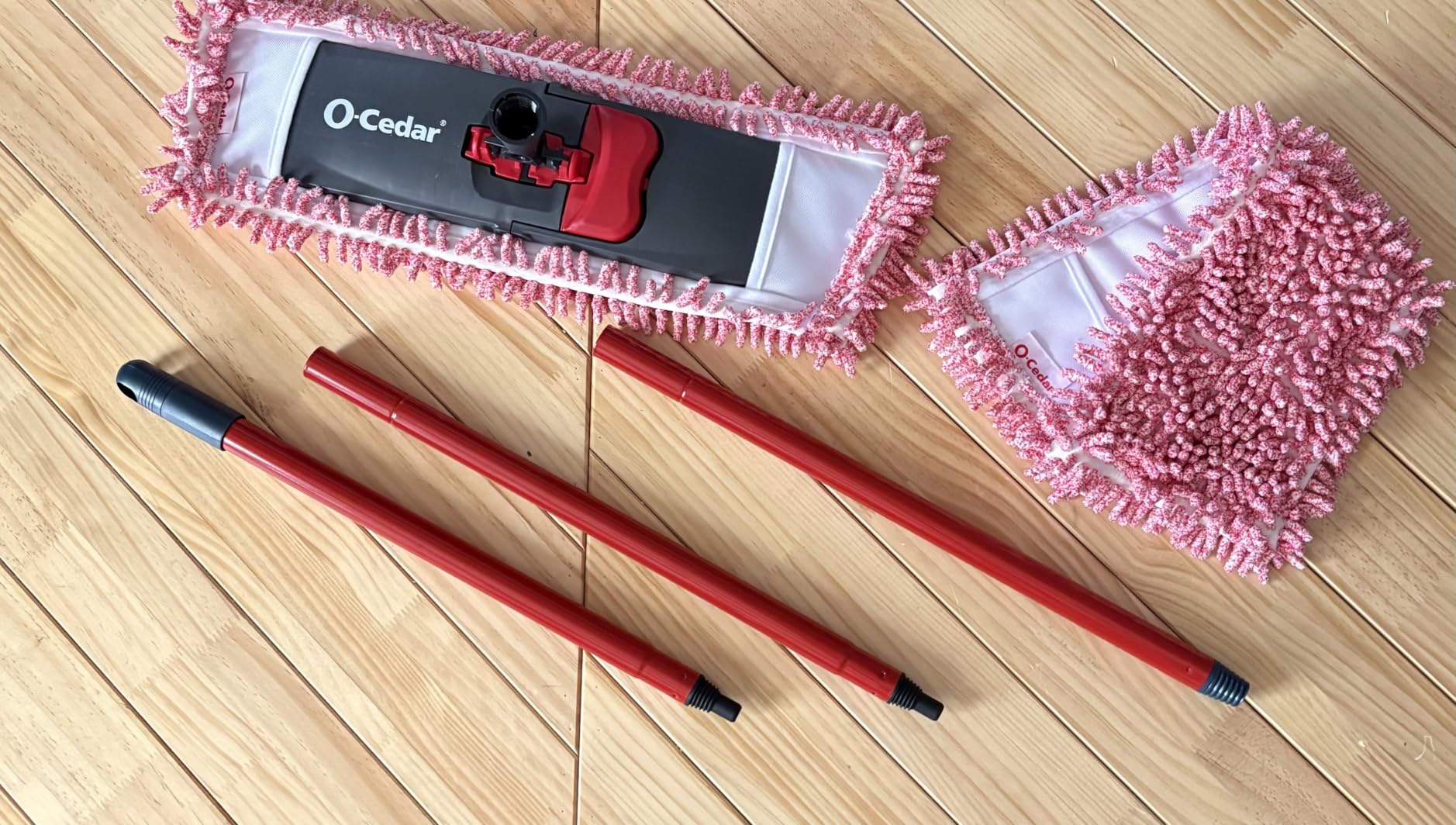 O-Cedar Pet Pro Microfiber Hair & Dust Mop + 1 Mop Head Replacement | 3X Pet Hair Removal | Electrostatic Dry Dust Mop for Dog & Cat Homes customer photo 1