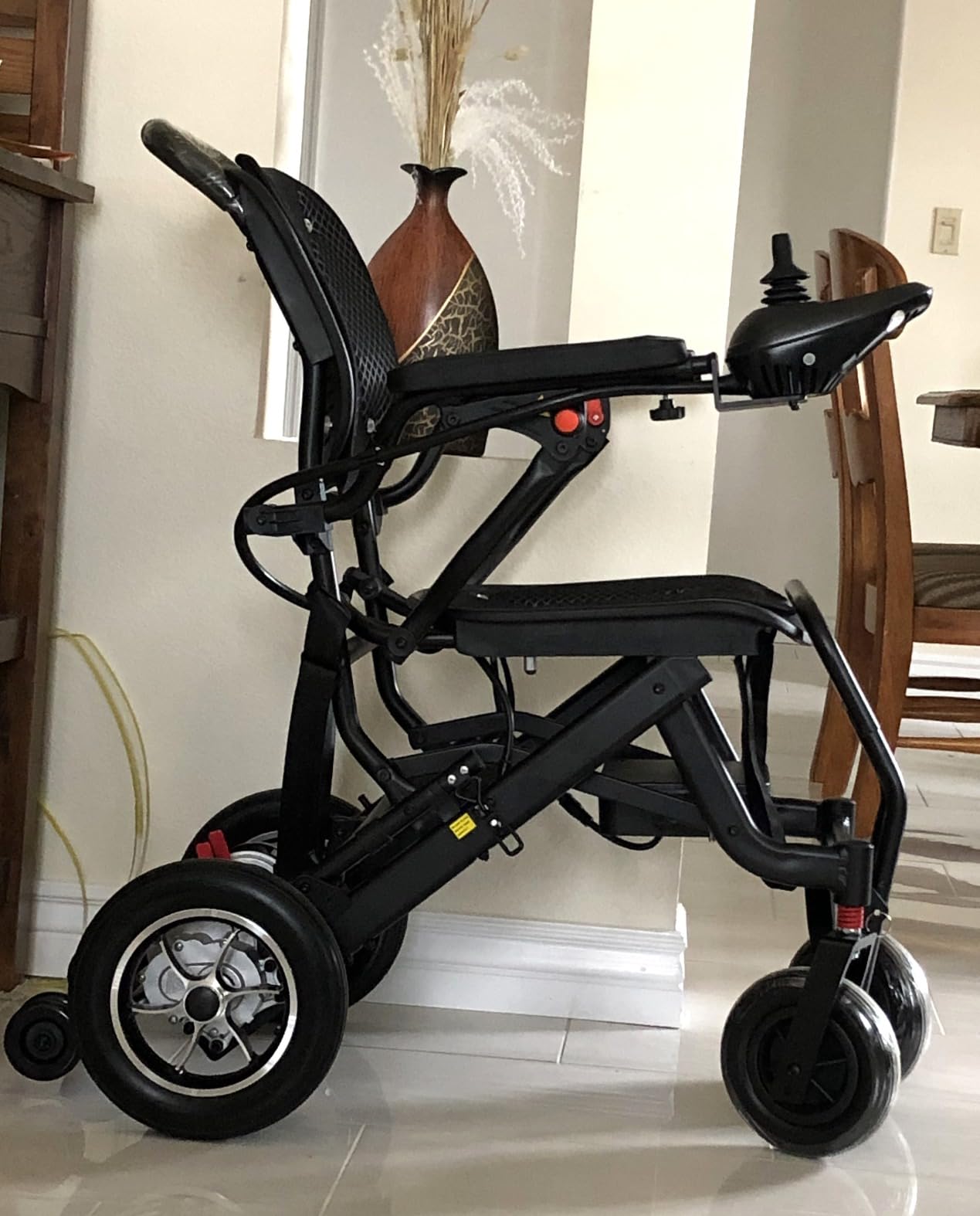 Ultralight 24AH Battery Electric Wheelchair, 30+Mile Long Range, 100% Carbon Fibre, 440W Brushless Motor All Terrain Power Wheelchair Airline Approved, LCD Screen Portable Wheelchairs customer photo 2