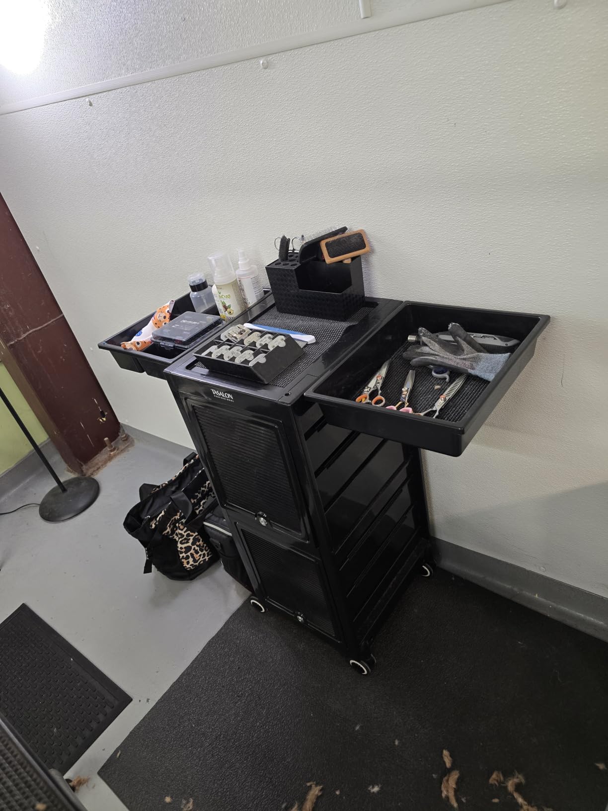 TASALON Lockable Salon Trolley, 6-Drawer Rolling Beauty Cart with Tool Holders, Mobile Hair Stylist Station with Locking Doors & Wheels, Black customer photo 1