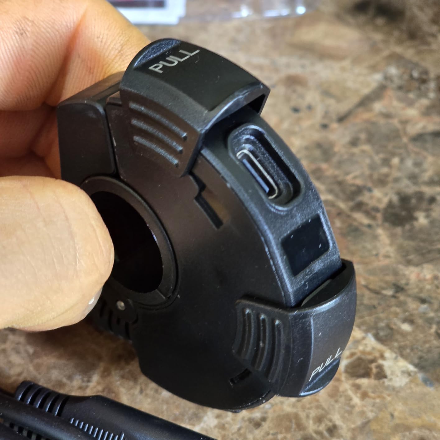 Kaedear USB-C & USB-A Motorcycle Charger, PD 30W, KDR-B14 | USB-A and USB-C ports, PD 30W, QC3.0 18W, waterproof slide cap, SAE connector, integrated DC 12V adapter, dual charging customer photo 2