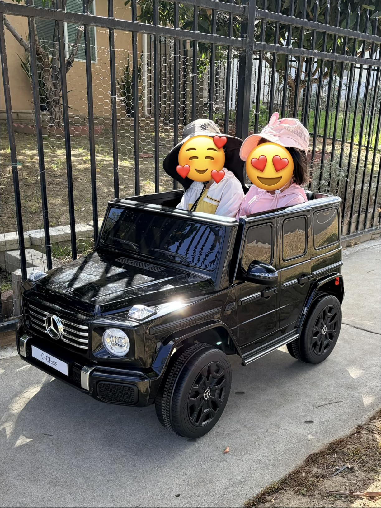 ELEMARA 2 Seater 24v Ride on Toys for Big Kids, Mercedes Benz G-Class G500 Kids Car, Toddler Electric Car w/Remote Control, Electric Vehicle to Drive, Bluetooth, Music& Horn, Low Battery Prompt, White customer photo 2