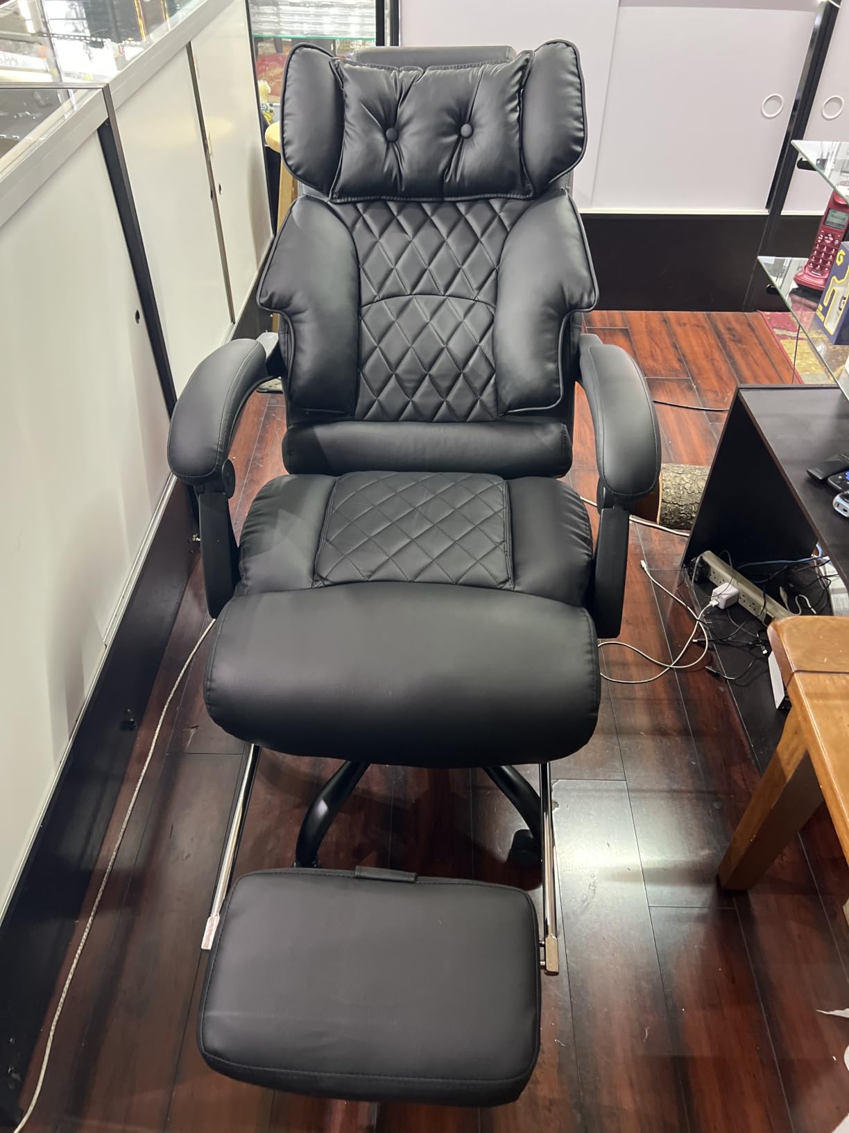 Massage Office Chair with Foot Rest, 6 Points Vibration & Heat Executive Office Chairs, 500LBS Big and Tall Office Chair for Heavy People, Ergonomic Reclining Desk Chair, Dual-Use Pillow, Home Office, Black customer photo 1