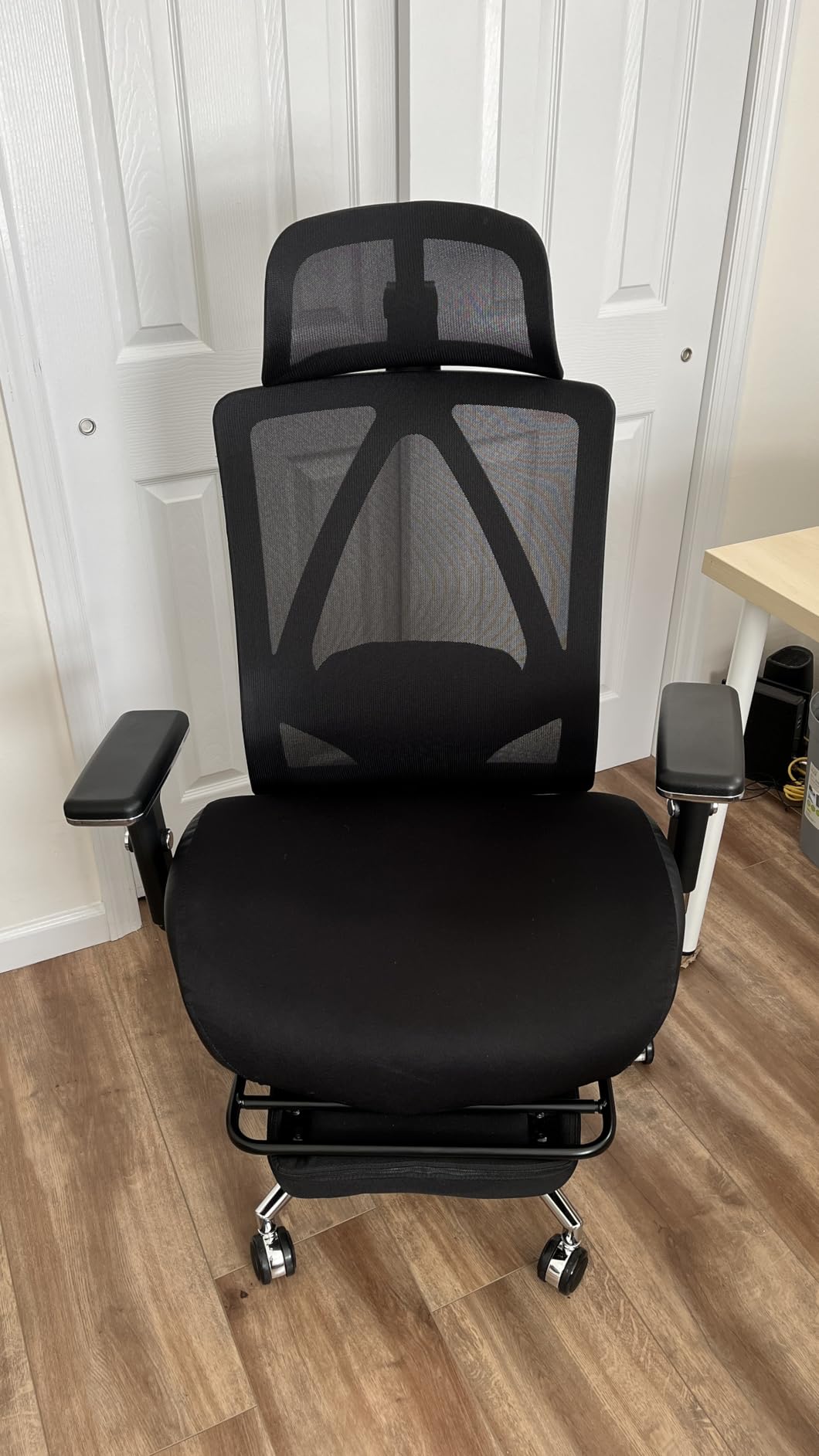 Massage Office Chair with Foot Rest, 6 Points Vibration & Heat Executive Office Chairs, 500LBS Big and Tall Office Chair for Heavy People, Ergonomic Reclining Desk Chair, Dual-Use Pillow, Home Office, Black customer photo 2