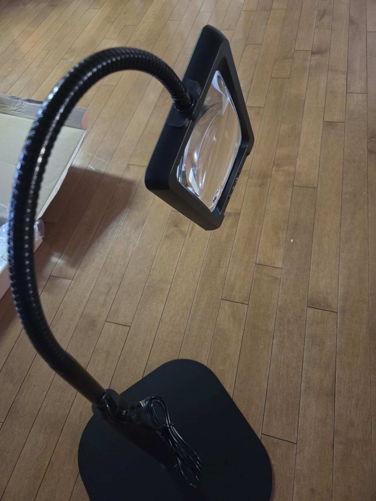 MoKo 10X Floor Magnifying Glass with Light and Stand, 7-Inch Lens | Floor magnifying lamp has a flexible gooseneck, 60 LEDs, 5 color modes and a 3-in-1 floor or desk design. customer photo 1