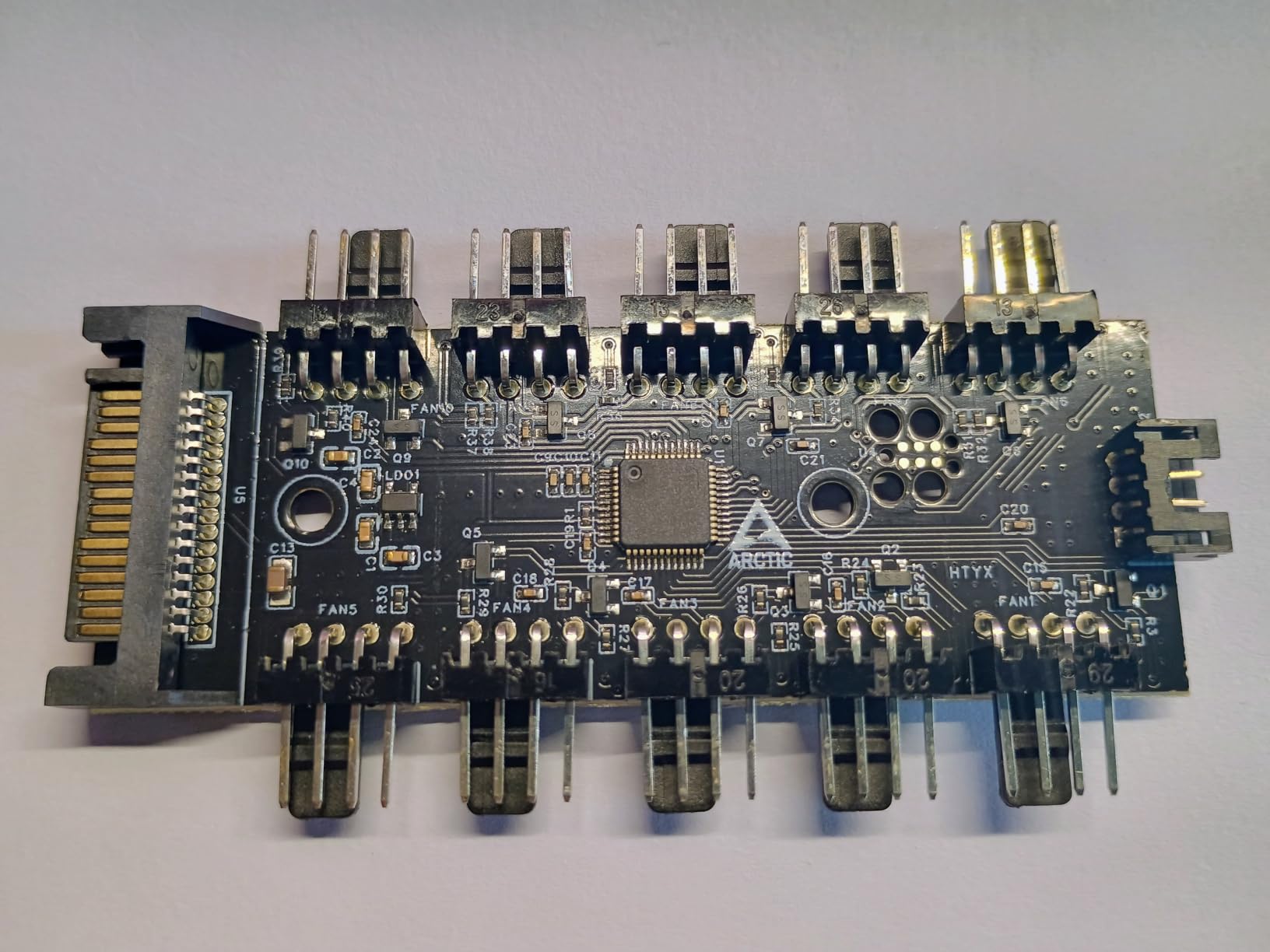 ARCTIC Fan Controller - 10 Ports with Individual PWM Control customer photo 2
