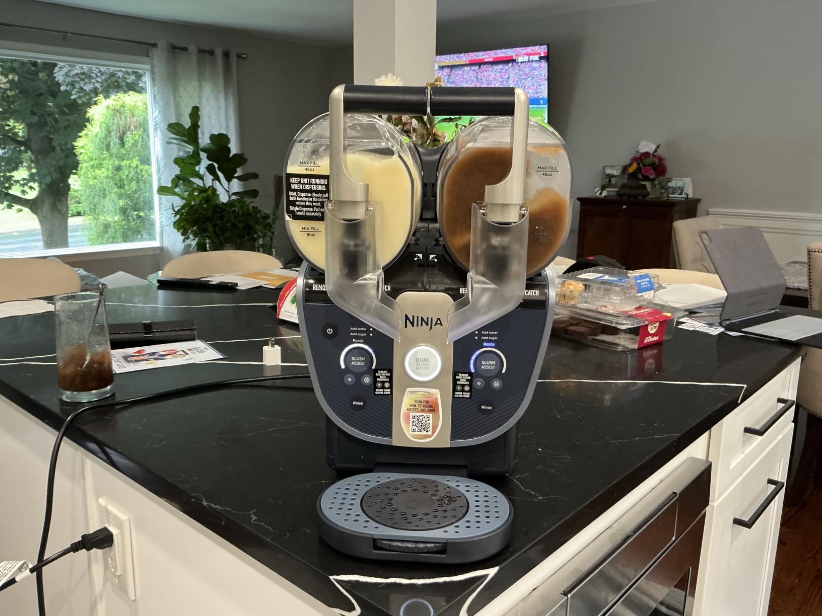 Ninja SLUSHi Twist Smart Frozen Drink Maker with Dual SlushAssist, FS701BL | 2 SLUSHI MACHINES IN 1, Serve separately or twist together, Dual SlushAssist Technology, 10+ Servings, two 72 oz vessel customer photo 2