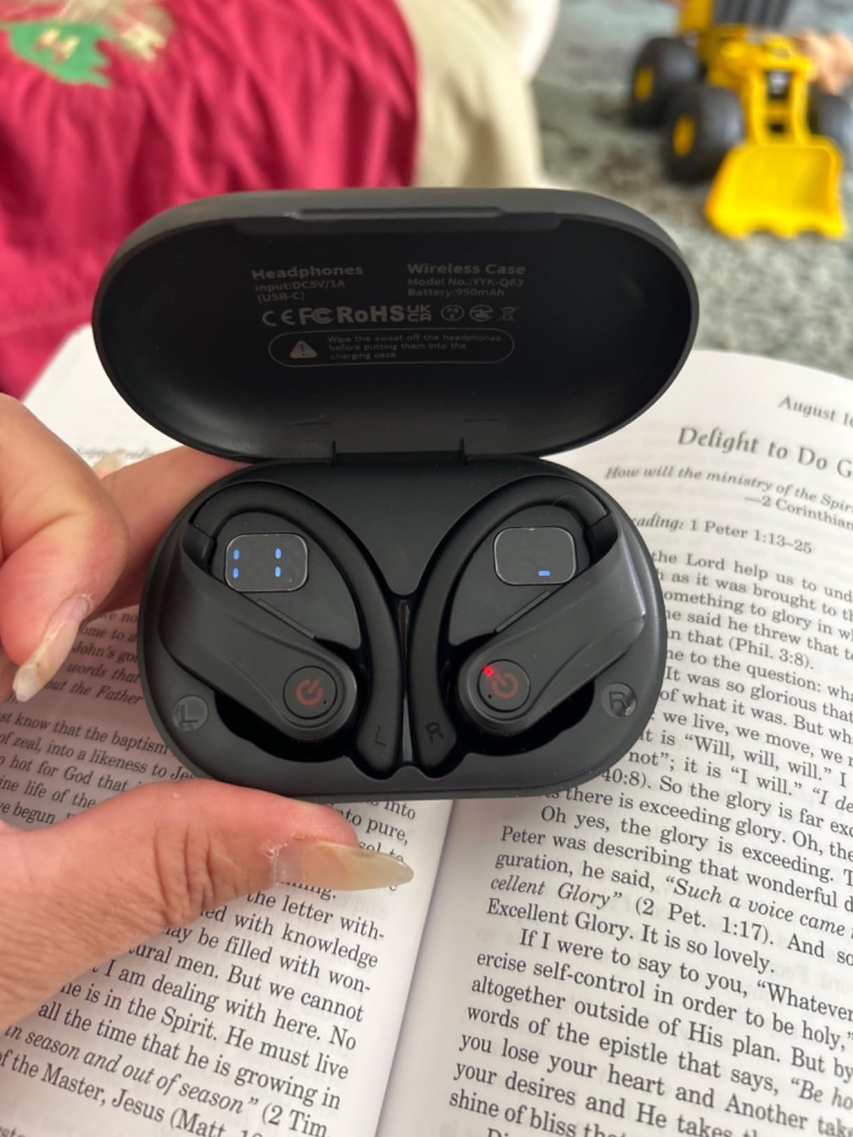 Bluetooth 6.1 Headphones True Wireless Earbuds 120hrs Playtime Wireless Charging Case, Digital Display Sports Ear Buds with Earhook Hi-Res Audio Clear Calls Earphones IPX7 Waterproof for Running Gym customer photo 2