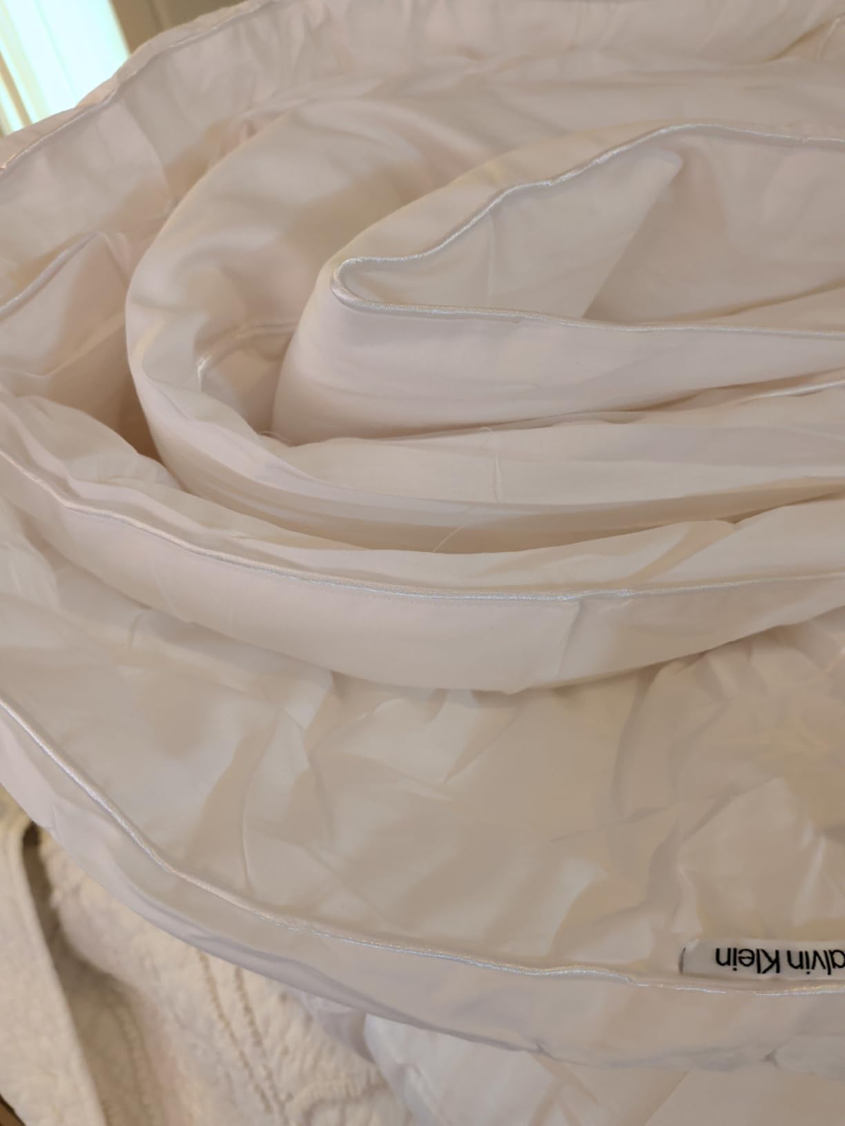 Calvin Klein Hotel Luxury Queen Comforter Duvet Insert Hypoallergenic - Down Alternative 100% Cotton Cover All Season Medium Warmth 90 x 92 inches White Stripe customer photo 2