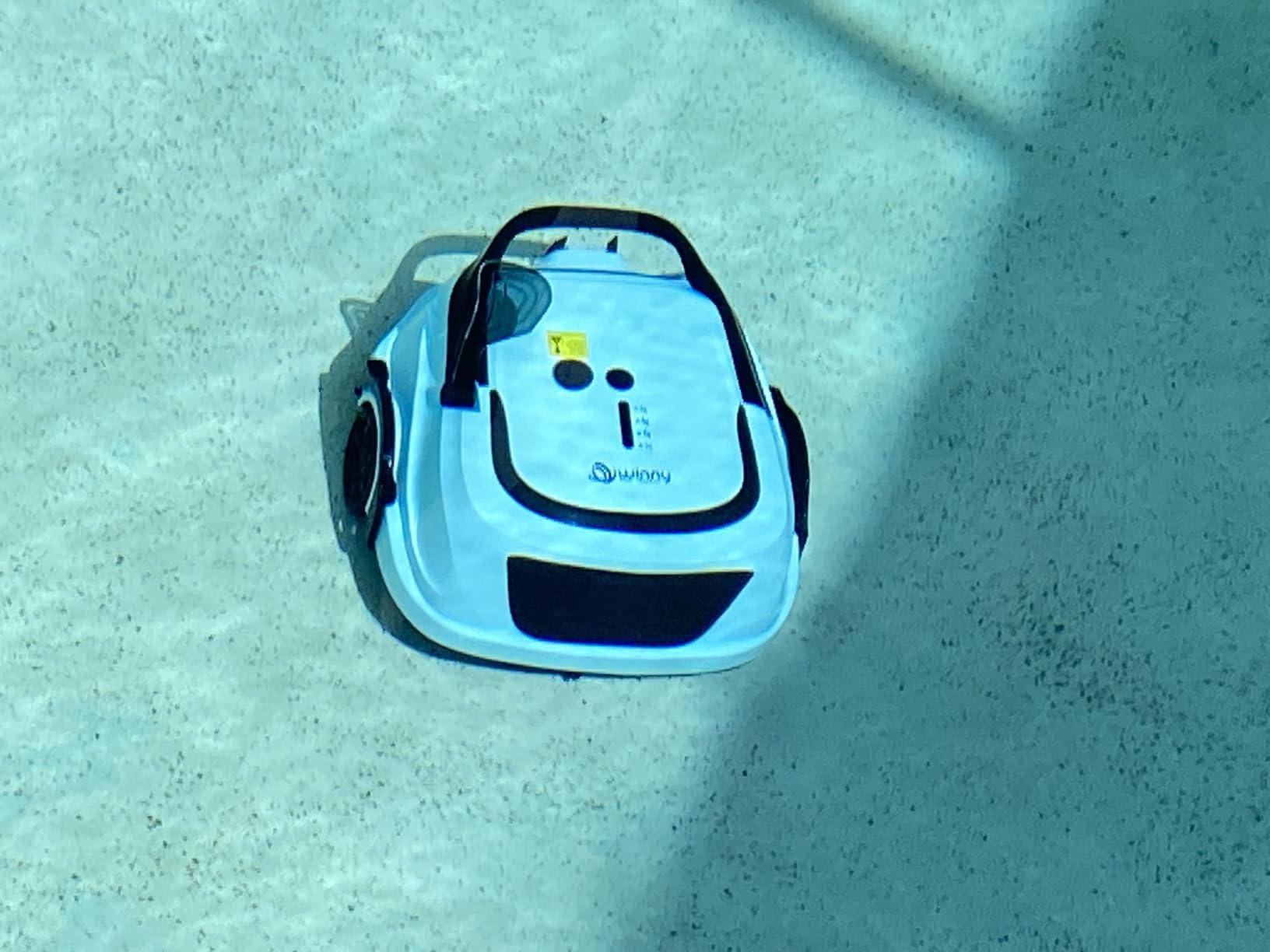 WINNY POOL CLEANER-A1 Cordless Robotic Above Ground Pool Vacuum | Automatic Pool Cleaner with Strong Suction, LED Indicator & Dual Filters, 2.5h Fast Charging, Self-Park customer photo 1