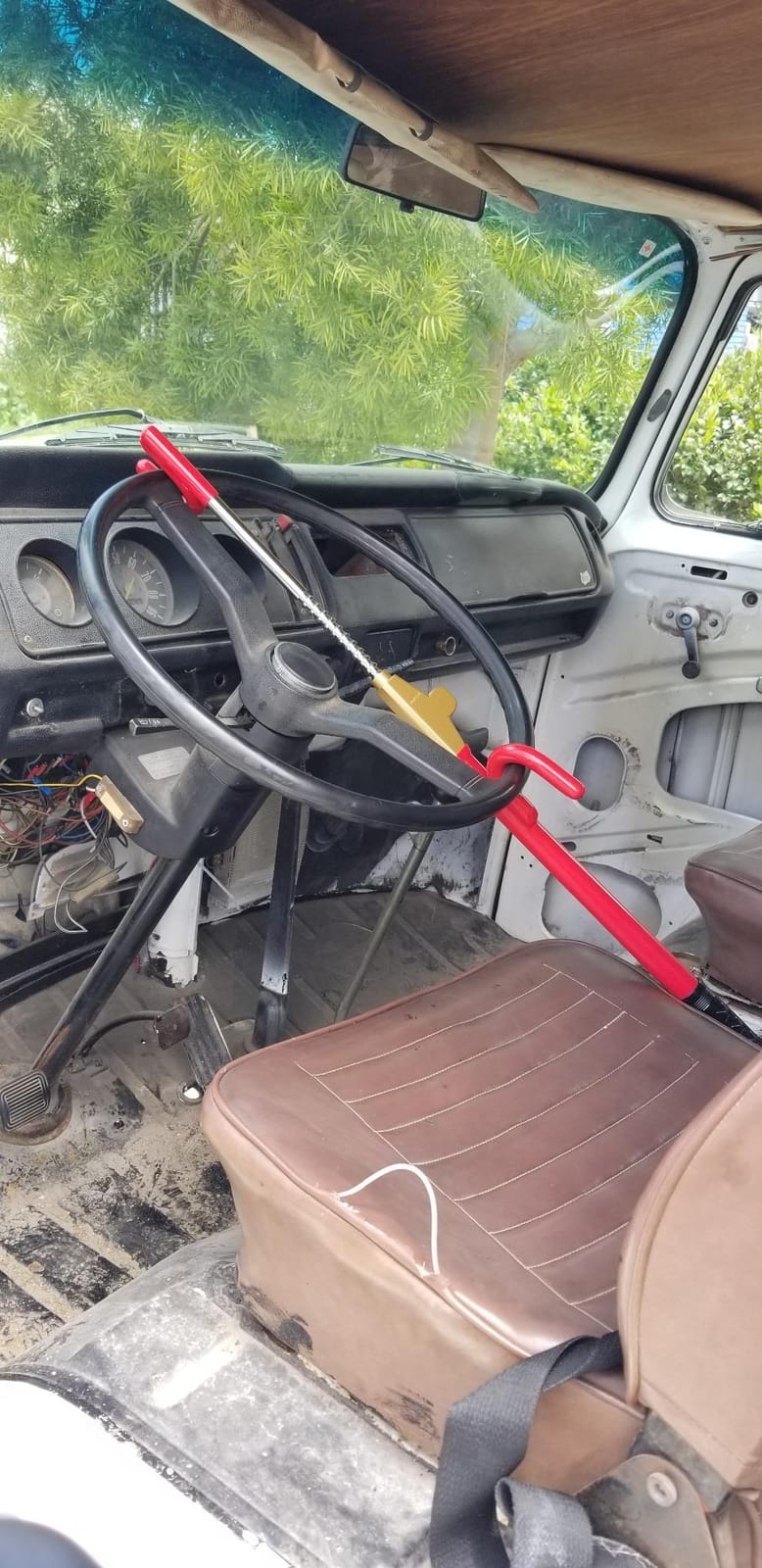 The Club 2100 Truck/SUV Club Steering Wheel Lock, Red customer photo 2