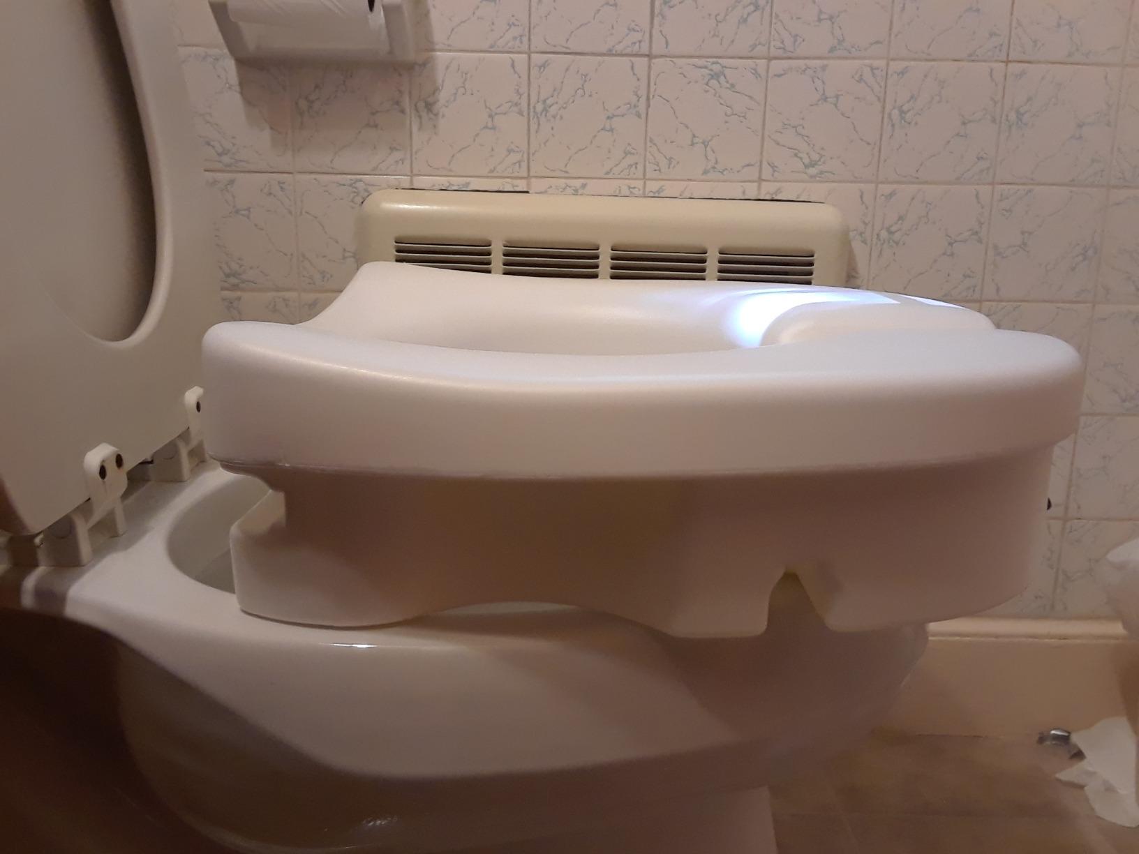 Carex E-Z Lock Raised Toilet Seat, Elongated Toilet Seat Riser, Adds 5 Inches of Height, 300 lbs Capacity, Elevating and Raising Seat for Elderly and Handicap, Universal, Slip-Resistant, White customer photo 2