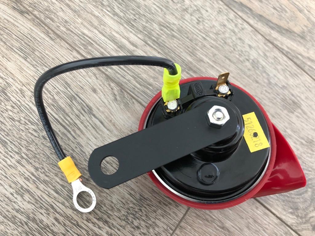 HELLA 007424801 Twin Trumpet High/Low Tone 12V Horn Kit with Bracket, Red customer photo 1