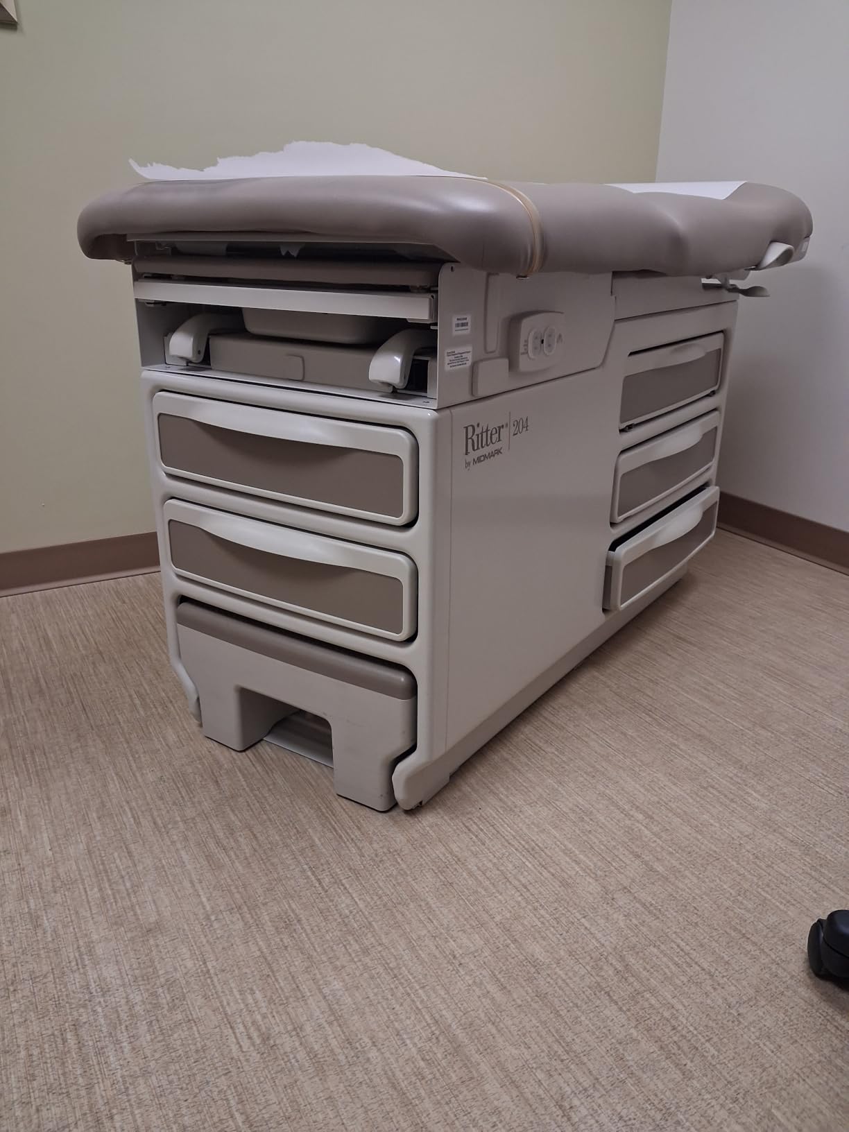 Ritter 204 Exam Table Pelvic Tilt & Drawer Warmer customer photo 1