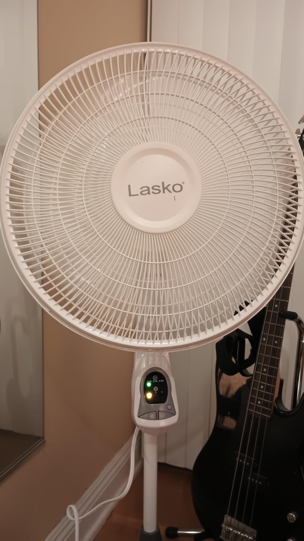 Lasko Oscillating Adjustable Pedestal Stand Fan - 16” - 1646 - White customer photo 1