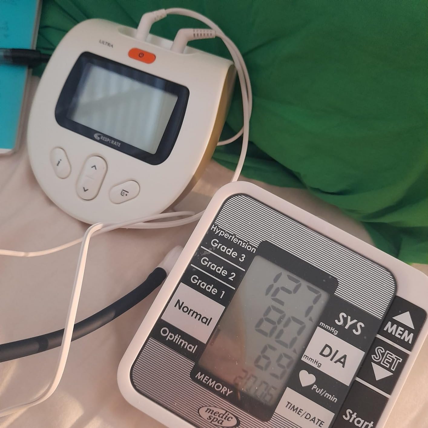 RESPeRATE Ultra Blood Pressure Lowering Device - Doctor Recommended Non-Drug Medical Device - Clinically Proven to Lower Blood Pressure Naturally - Just 15 Minutes a Day customer photo 2