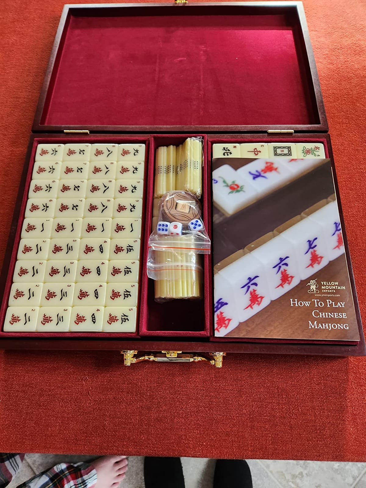 Yellow Mountain Imports Classic Chinese Mahjong Game Set, Champagne Gold - with 148 Medium Size Tiles and a Wooden Case - for Chinese Style Game Play customer photo 1