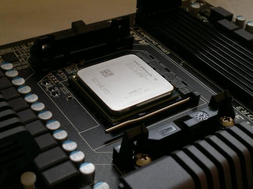 AMD Phenom II X4 965 AM3 3.4Ghz 512KB 45NM 125W 4000MHZ customer photo 2