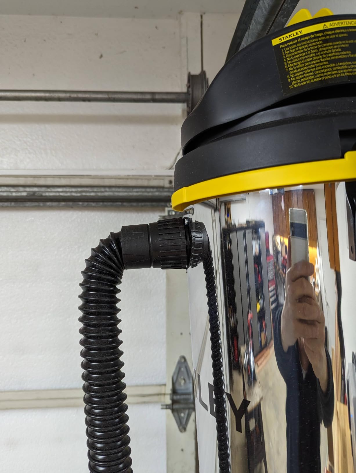 STANLEY Wet/Dry Vacuum SL18133, 4.5 Gallon 4 Horsepower Wall-Mounted Hanging Vacuum with 26 Cleaning Range Stainless Steel Tank customer photo 1