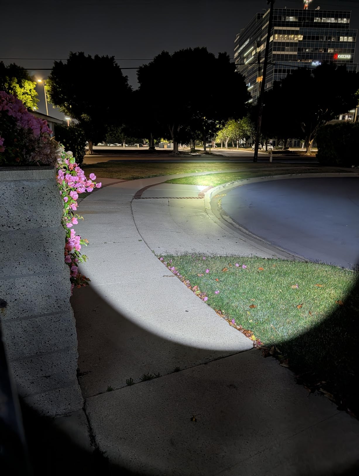 Streamlight 44905 Waypoint 750-Lumen 150,000-Candela Pistol-Grip Spotlight, Black customer photo 1