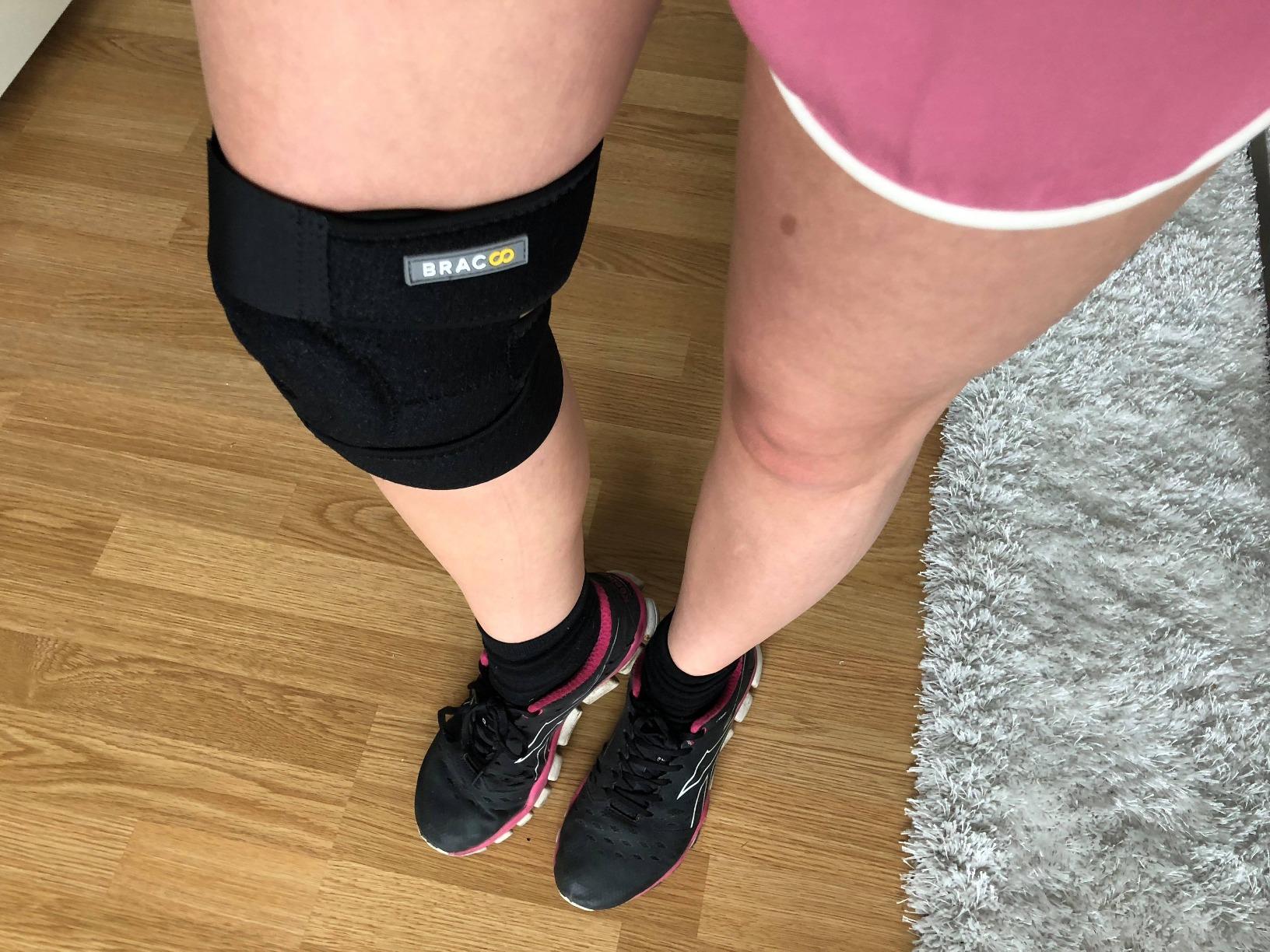 Bracoo Knee Support Brace for Men Women, Adjustable Compression Sleeve Wrap Patellar Pad Tendon - Arthritis Pain, meniscus tear, Injury Recovery, Running, Workout, KS10 customer photo 1